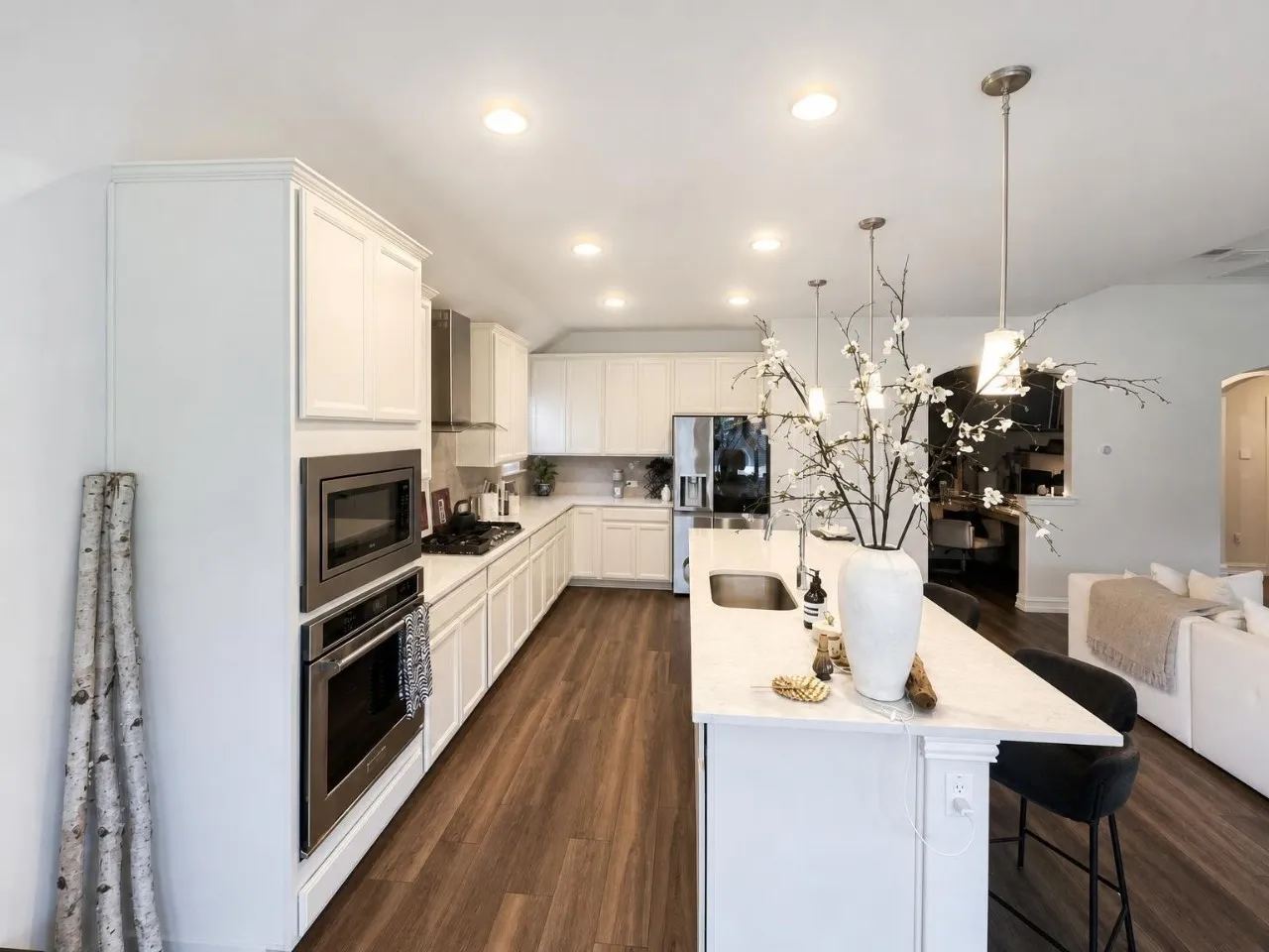 Single Family Residence For Rent in Denton County , 2812 Ranger Lane, Aubrey, Texas 76227, 3 Bedroom, 2 Bathroom, 2 Garage spaces, 2,154 Sqft, built in 2021, mls#21388118, Real Estate Agent in Aubrey, Homes For Rent in Denton county, Homes For Rent in Aubrey, Realtor in Aubrey Texas, Real Estate Brokerage Independent Realty Texas, Luminita Cordes Realtor