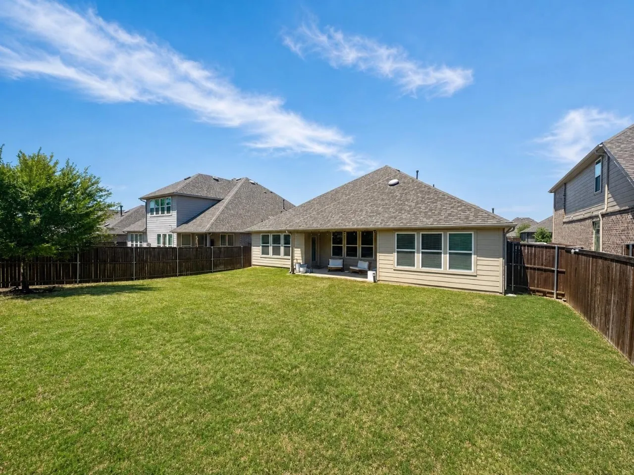 Single Family Residence For Rent in Denton County , 2812 Ranger Lane, Aubrey, Texas 76227, 3 Bedroom, 2 Bathroom, 2 Garage spaces, 2,154 Sqft, built in 2021, mls#21388118, Real Estate Agent in Aubrey, Homes For Rent in Denton county, Homes For Rent in Aubrey, Realtor in Aubrey Texas, Real Estate Brokerage Independent Realty Texas, Luminita Cordes Realtor