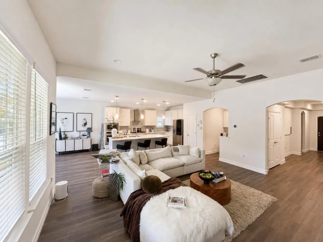 Single Family Residence For Rent in Denton County , 2812 Ranger Lane, Aubrey, Texas 76227, 3 Bedroom, 2 Bathroom, 2 Garage spaces, 2,154 Sqft, built in 2021, mls#21388118, Real Estate Agent in Aubrey, Homes For Rent in Denton county, Homes For Rent in Aubrey, Realtor in Aubrey Texas, Real Estate Brokerage Independent Realty Texas, Luminita Cordes Realtor