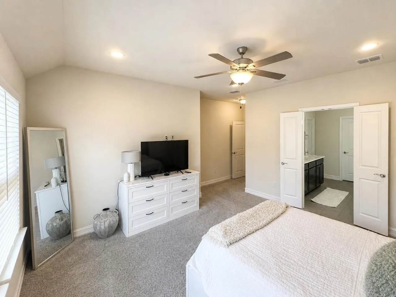 Single Family Residence For Rent in Denton County , 2812 Ranger Lane, Aubrey, Texas 76227, 3 Bedroom, 2 Bathroom, 2 Garage spaces, 2,154 Sqft, built in 2021, mls#21388118, Real Estate Agent in Aubrey, Homes For Rent in Denton county, Homes For Rent in Aubrey, Realtor in Aubrey Texas, Real Estate Brokerage Independent Realty Texas, Luminita Cordes Realtor