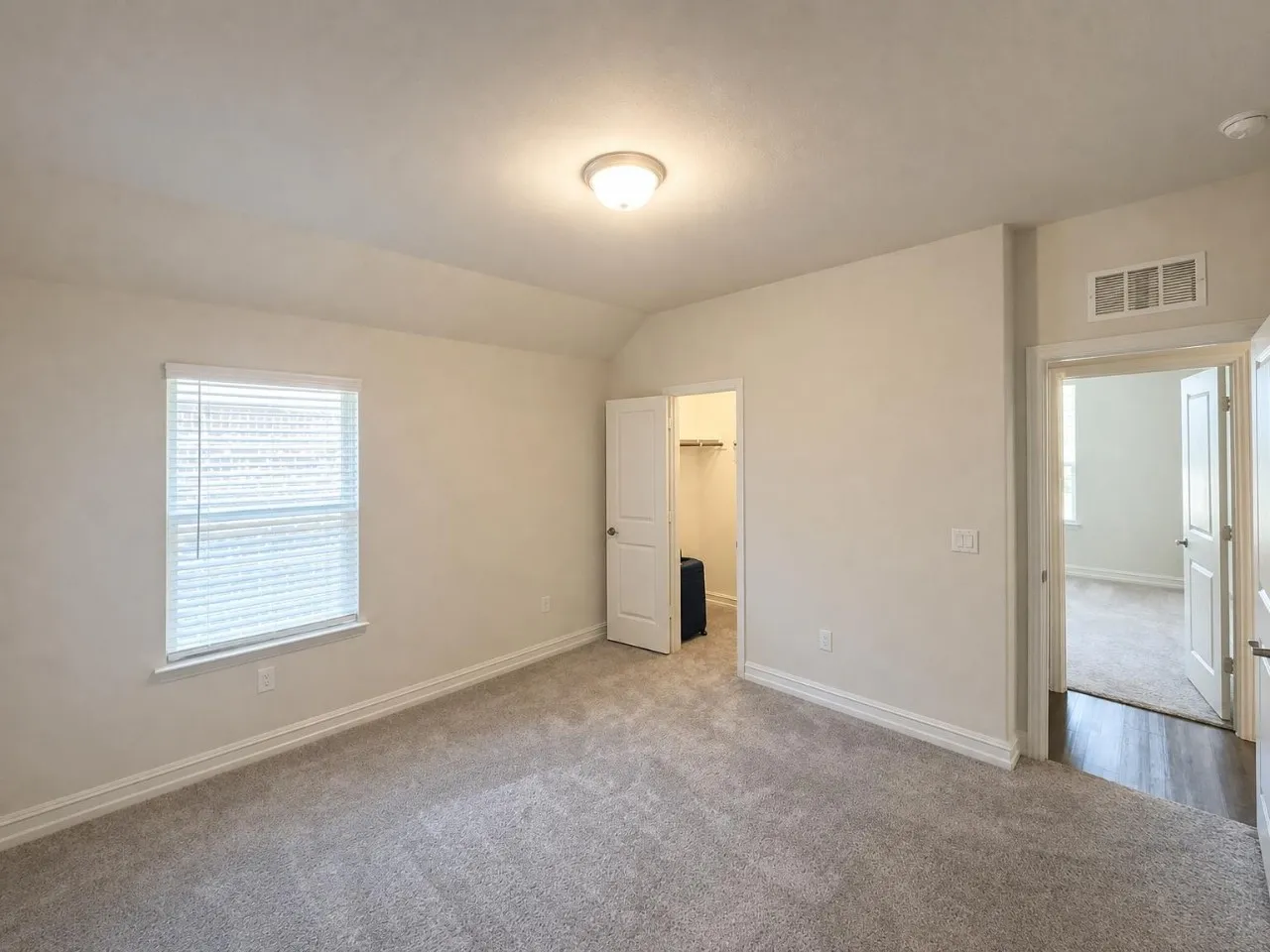 Single Family Residence For Rent in Denton County , 2812 Ranger Lane, Aubrey, Texas 76227, 3 Bedroom, 2 Bathroom, 2 Garage spaces, 2,154 Sqft, built in 2021, mls#21388118, Real Estate Agent in Aubrey, Homes For Rent in Denton county, Homes For Rent in Aubrey, Realtor in Aubrey Texas, Real Estate Brokerage Independent Realty Texas, Luminita Cordes Realtor