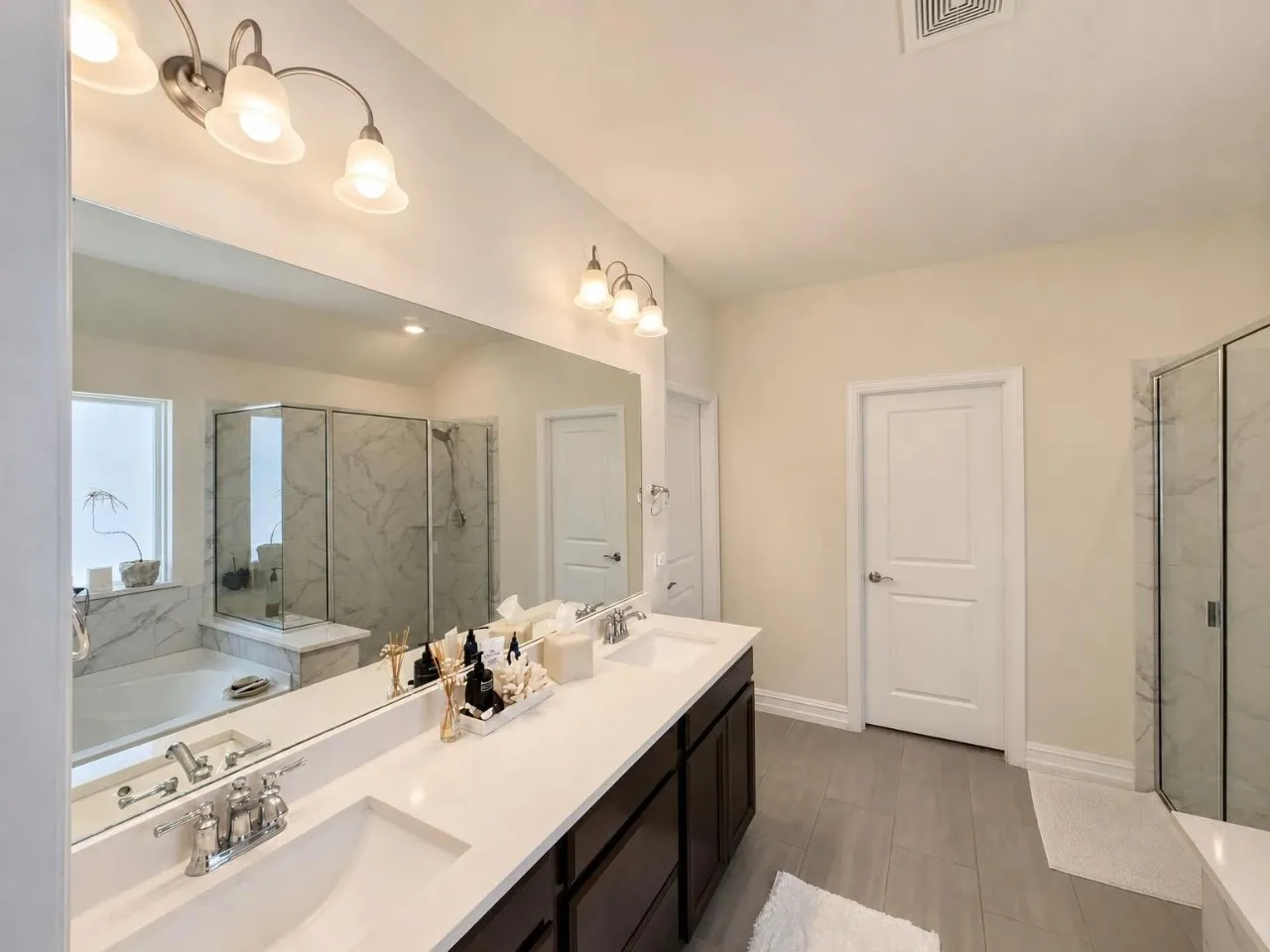 Single Family Residence For Rent in Denton County , 2812 Ranger Lane, Aubrey, Texas 76227, 3 Bedroom, 2 Bathroom, 2 Garage spaces, 2,154 Sqft, built in 2021, mls#21388118, Real Estate Agent in Aubrey, Homes For Rent in Denton county, Homes For Rent in Aubrey, Realtor in Aubrey Texas, Real Estate Brokerage Independent Realty Texas, Luminita Cordes Realtor