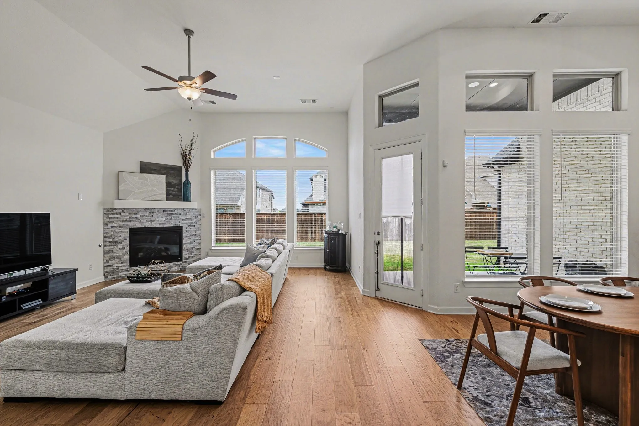 Single Family Residence For Sale in Denton County , 16417 Sunnyland Drive, Celina, Texas 75009, 4 Bedroom, 3 Bathroom, 2 Garage spaces, 3,494 Sqft, built in 2022, mls#21388092, Real Estate Agent in Celina, Homes For Sale in Denton county, Homes For Sale in Celina, Realtor in Celina Texas, Real Estate Brokerage Independent Realty Texas, Luminita Cordes Realtor