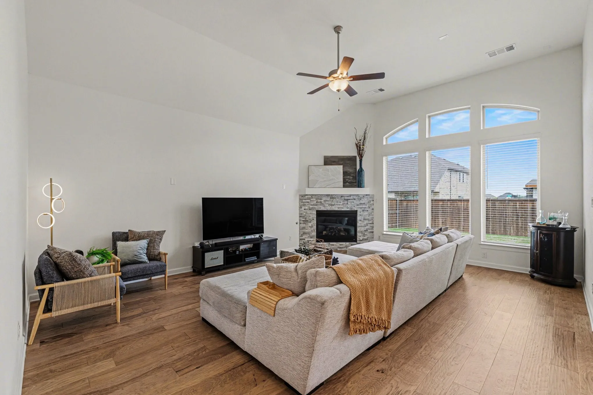 Single Family Residence For Sale in Denton County , 16417 Sunnyland Drive, Celina, Texas 75009, 4 Bedroom, 3 Bathroom, 2 Garage spaces, 3,494 Sqft, built in 2022, mls#21388092, Real Estate Agent in Celina, Homes For Sale in Denton county, Homes For Sale in Celina, Realtor in Celina Texas, Real Estate Brokerage Independent Realty Texas, Luminita Cordes Realtor