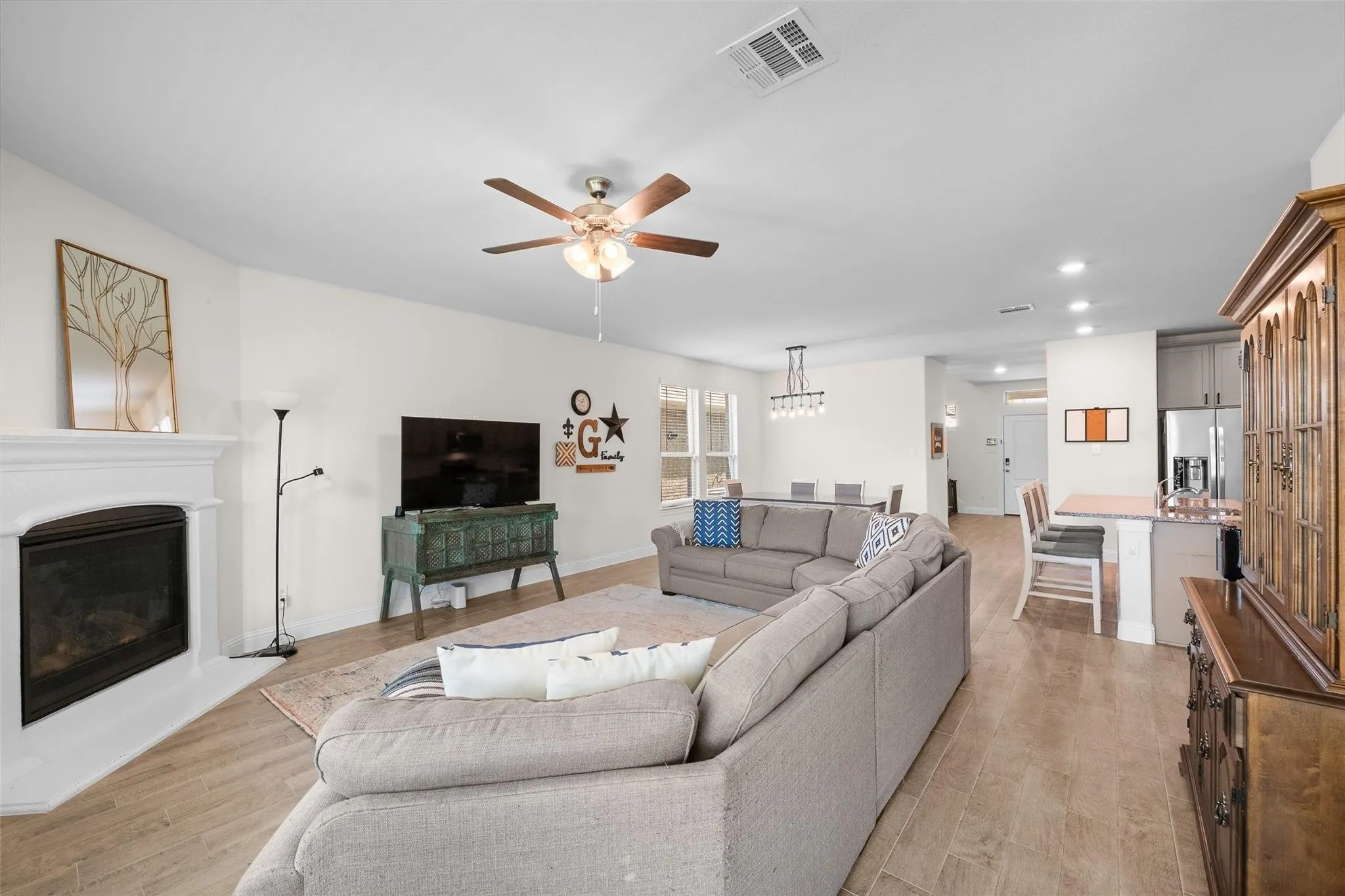 Single Family Residence For Rent in Denton County , 11000 Canyon Mine Drive, Aubrey, Texas 76227, 5 Bedroom, 4 Bathroom, 2 Garage spaces, 3,366 Sqft, built in 2021, mls#21388123, Real Estate Agent in Aubrey, Homes For Rent in Denton county, Homes For Rent in Aubrey, Realtor in Aubrey Texas, Real Estate Brokerage Independent Realty Texas, Luminita Cordes Realtor