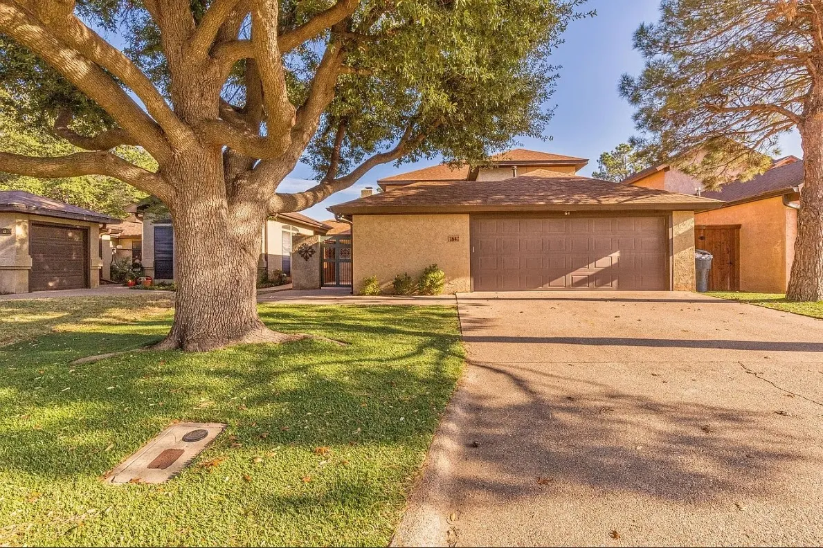 Single Family Residence For Rent in Taylor County , 64 Tamarisk Circle, Abilene, Texas 79606, 3 Bedroom, 4 Bathroom, 1 Garage spaces, 2,499 Sqft, built in 1992, mls#21388126, Real Estate Agent in Abilene, Homes For Rent in Taylor county, Homes For Rent in Abilene, Realtor in Abilene Texas, Real Estate Brokerage Independent Realty Texas, Luminita Cordes Realtor
