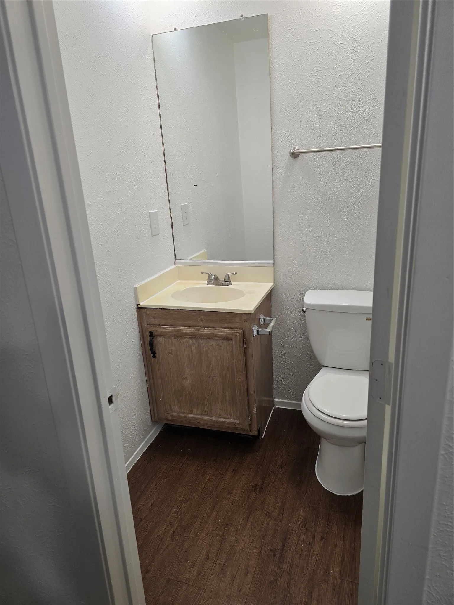 Single Family Residence For Rent in Tarrant County , 820 Lawndale Drive, Arlington, Texas 76017, 3 Bedroom, 2 Bathroom, 1 Garage spaces, 1,249 Sqft, built in 1980, mls#21388127, Real Estate Agent in Arlington, Homes For Rent in Tarrant county, Homes For Rent in Arlington, Realtor in Arlington Texas, Real Estate Brokerage Independent Realty Texas, Luminita Cordes Realtor