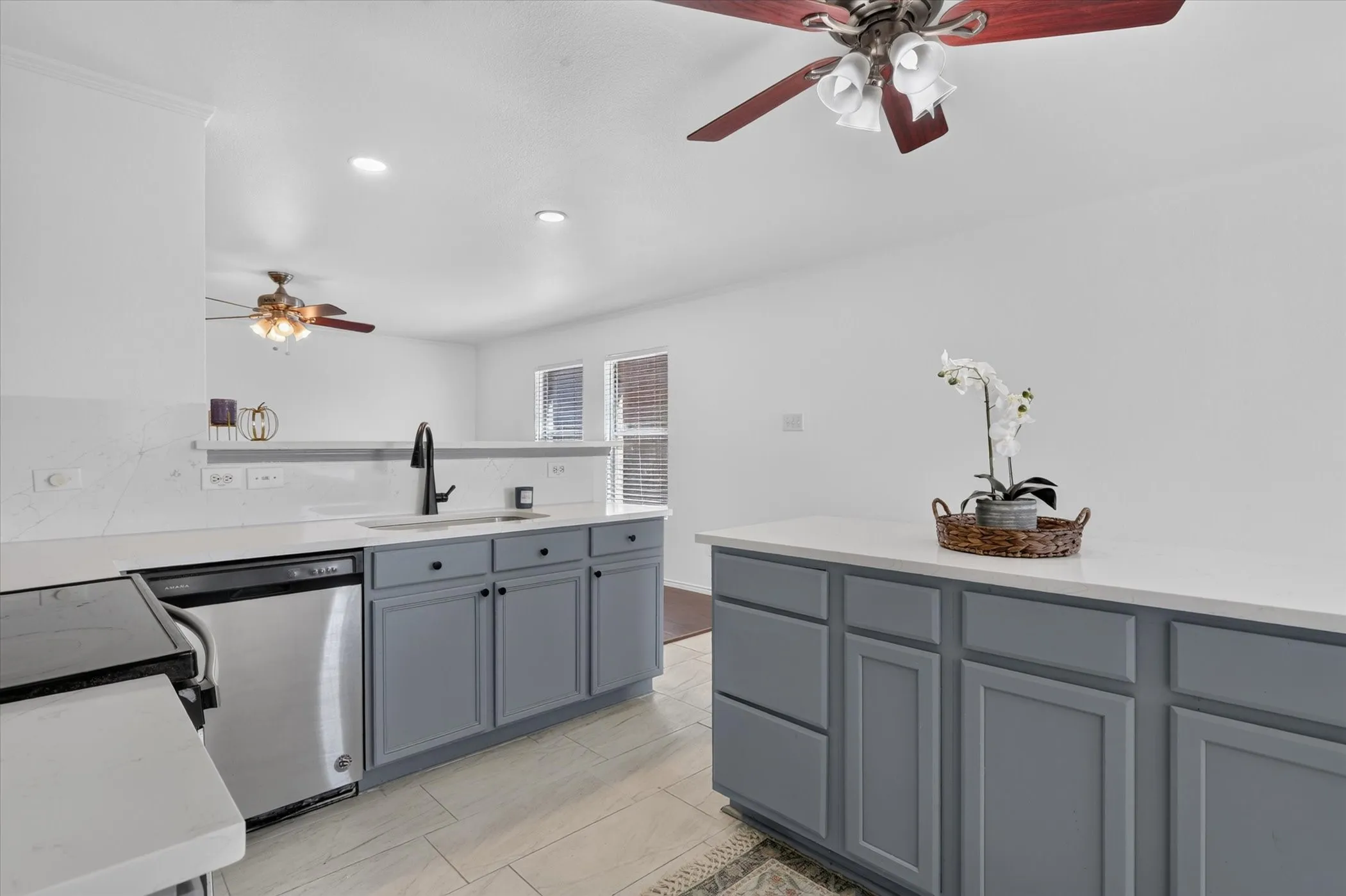 Single Family Residence For Sale in Wise County , 12933 Azure Heights Place, Rhome, Texas 76078, 4 Bedroom, 2 Bathroom, 2 Garage spaces, 1,745 Sqft, built in 2007, mls#21387669, Real Estate Agent in Rhome, Homes For Sale in Wise county, Homes For Sale in Rhome, Realtor in Rhome Texas, Real Estate Brokerage Independent Realty Texas, Luminita Cordes Realtor
