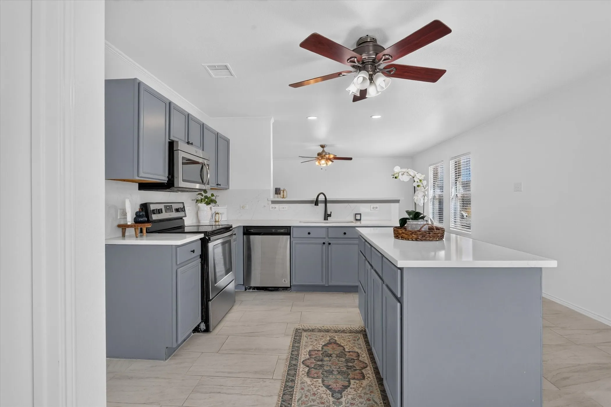 Single Family Residence For Sale in Wise County , 12933 Azure Heights Place, Rhome, Texas 76078, 4 Bedroom, 2 Bathroom, 2 Garage spaces, 1,745 Sqft, built in 2007, mls#21387669, Real Estate Agent in Rhome, Homes For Sale in Wise county, Homes For Sale in Rhome, Realtor in Rhome Texas, Real Estate Brokerage Independent Realty Texas, Luminita Cordes Realtor