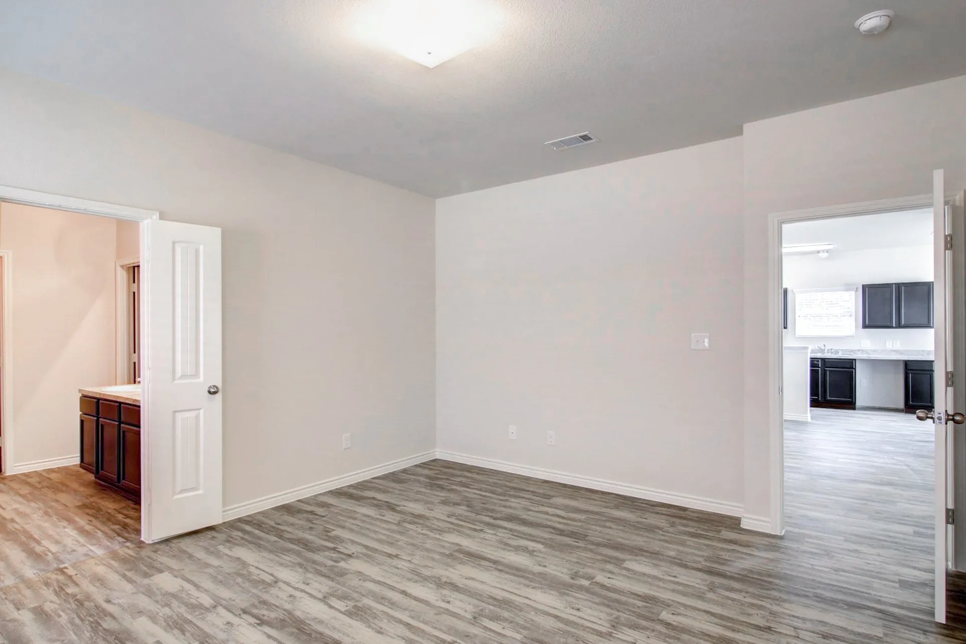 Single Family Residence For Rent in Dallas County , 2035 Augusta Street, Lancaster, Texas 75146, 3 Bedroom, 2 Bathroom, 2 Garage spaces, 1,625 Sqft, built in 2016, mls#21388129, Real Estate Agent in Lancaster, Homes For Rent in Dallas county, Homes For Rent in Lancaster, Realtor in Lancaster Texas, Real Estate Brokerage Independent Realty Texas, Luminita Cordes Realtor