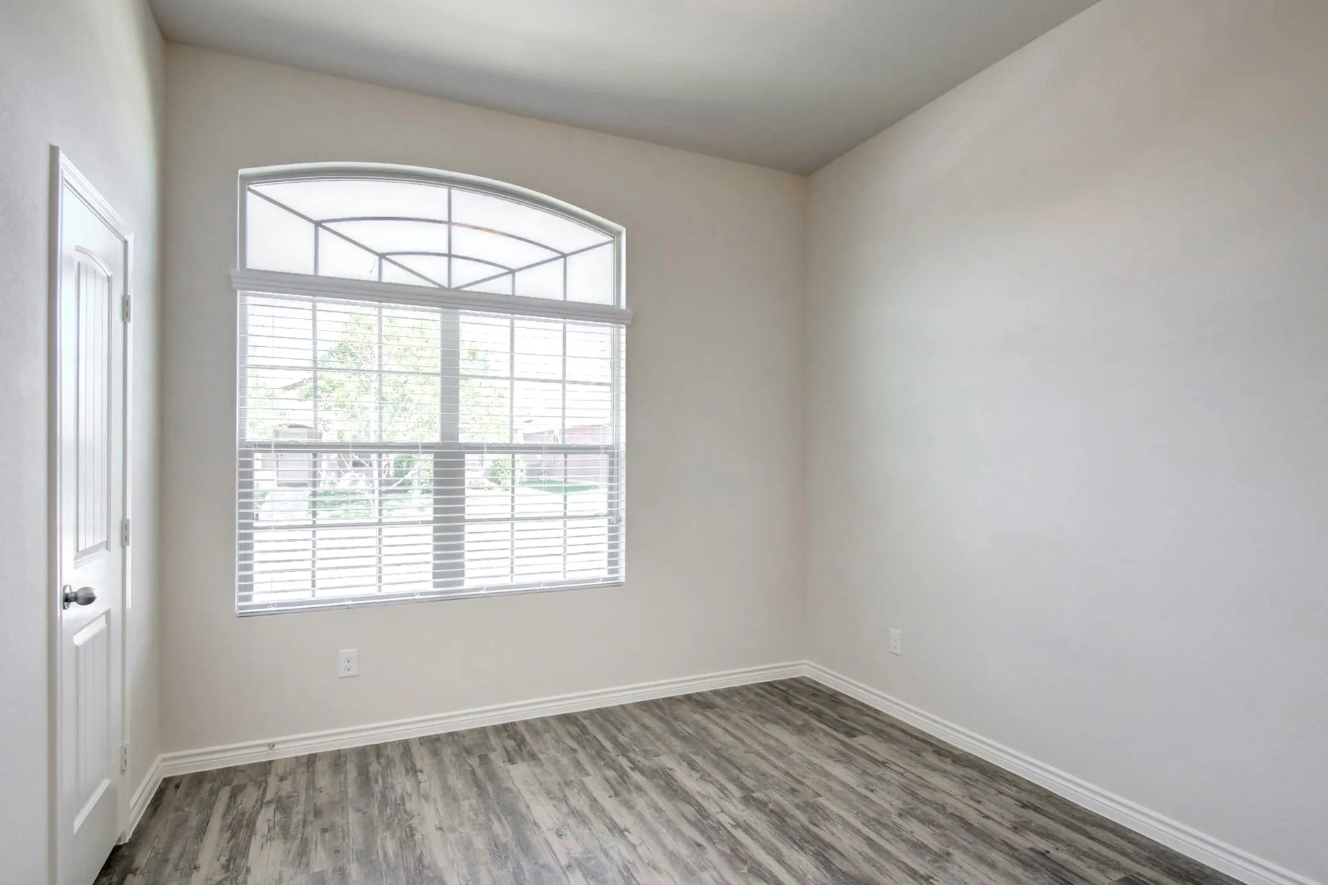 Single Family Residence For Rent in Dallas County , 2035 Augusta Street, Lancaster, Texas 75146, 3 Bedroom, 2 Bathroom, 2 Garage spaces, 1,625 Sqft, built in 2016, mls#21388129, Real Estate Agent in Lancaster, Homes For Rent in Dallas county, Homes For Rent in Lancaster, Realtor in Lancaster Texas, Real Estate Brokerage Independent Realty Texas, Luminita Cordes Realtor