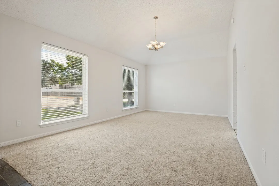 Single Family Residence For Rent in Dallas County , 417 Channel View Terrace, De Soto, Texas 75115, 4 Bedroom, 2 Bathroom, 2 Garage spaces, 2,035 Sqft, built in 1991, mls#21387377, Real Estate Agent in De Soto, Homes For Rent in Dallas county, Homes For Rent in De Soto, Realtor in De Soto Texas, Real Estate Brokerage Independent Realty Texas, Luminita Cordes Realtor