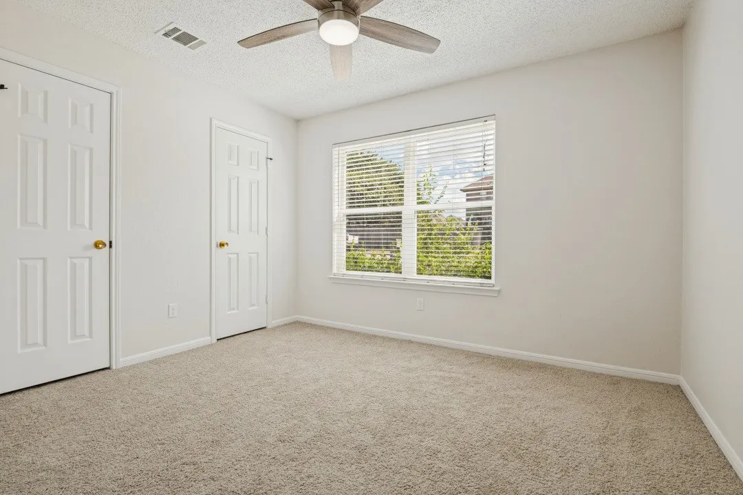 Single Family Residence For Rent in Dallas County , 417 Channel View Terrace, De Soto, Texas 75115, 4 Bedroom, 2 Bathroom, 2 Garage spaces, 2,035 Sqft, built in 1991, mls#21387377, Real Estate Agent in De Soto, Homes For Rent in Dallas county, Homes For Rent in De Soto, Realtor in De Soto Texas, Real Estate Brokerage Independent Realty Texas, Luminita Cordes Realtor