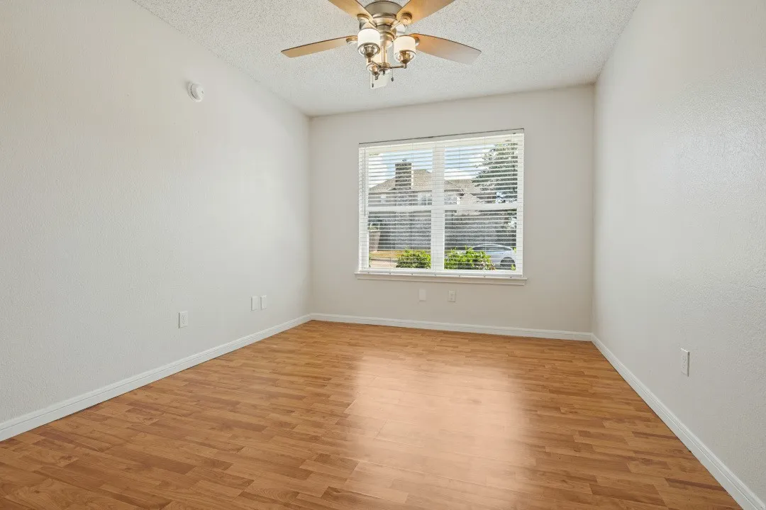 Single Family Residence For Rent in Dallas County , 417 Channel View Terrace, De Soto, Texas 75115, 4 Bedroom, 2 Bathroom, 2 Garage spaces, 2,035 Sqft, built in 1991, mls#21387377, Real Estate Agent in De Soto, Homes For Rent in Dallas county, Homes For Rent in De Soto, Realtor in De Soto Texas, Real Estate Brokerage Independent Realty Texas, Luminita Cordes Realtor