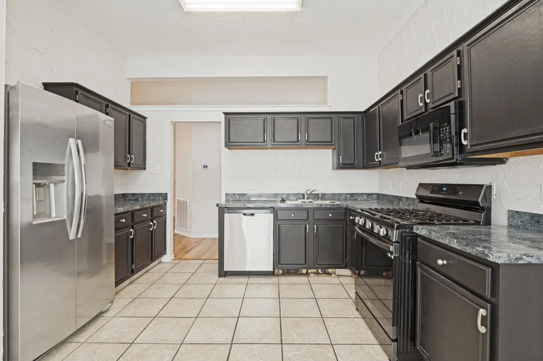 Single Family Residence For Rent in Dallas County , 417 Channel View Terrace, De Soto, Texas 75115, 4 Bedroom, 2 Bathroom, 2 Garage spaces, 2,035 Sqft, built in 1991, mls#21387377, Real Estate Agent in De Soto, Homes For Rent in Dallas county, Homes For Rent in De Soto, Realtor in De Soto Texas, Real Estate Brokerage Independent Realty Texas, Luminita Cordes Realtor