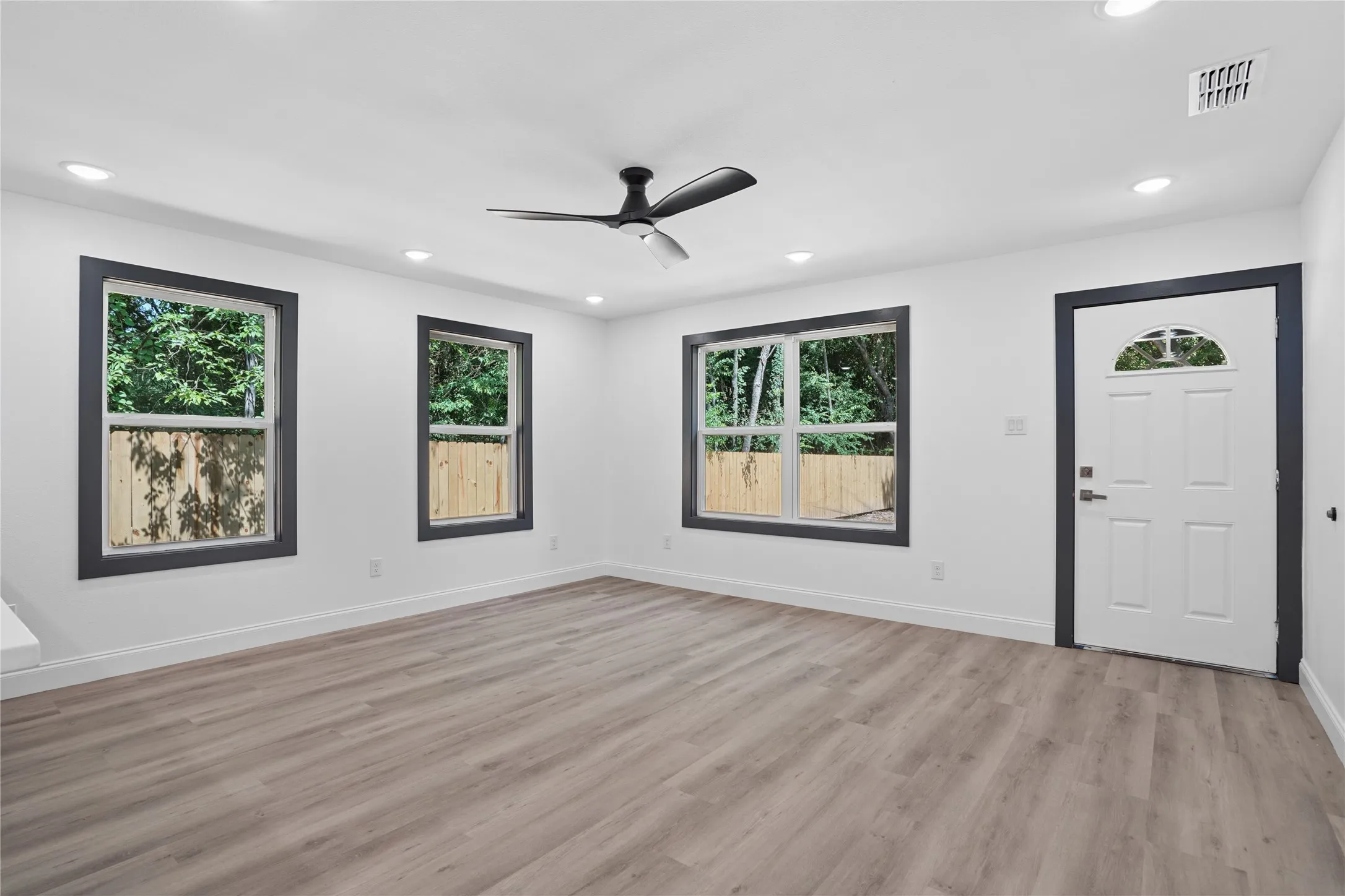 Single Family Residence For Sale in Hopkins County , 117 Maxwell Street, Sulphur Springs, Texas 75482, 3 Bedroom, 2 Bathroom, 1 Garage spaces, 1,550 Sqft, built in 2026, mls#21388032, Real Estate Agent in Sulphur Springs, Homes For Sale in Hopkins county, Homes For Sale in Sulphur Springs, Realtor in Sulphur Springs Texas, Real Estate Brokerage Independent Realty Texas, Luminita Cordes Realtor