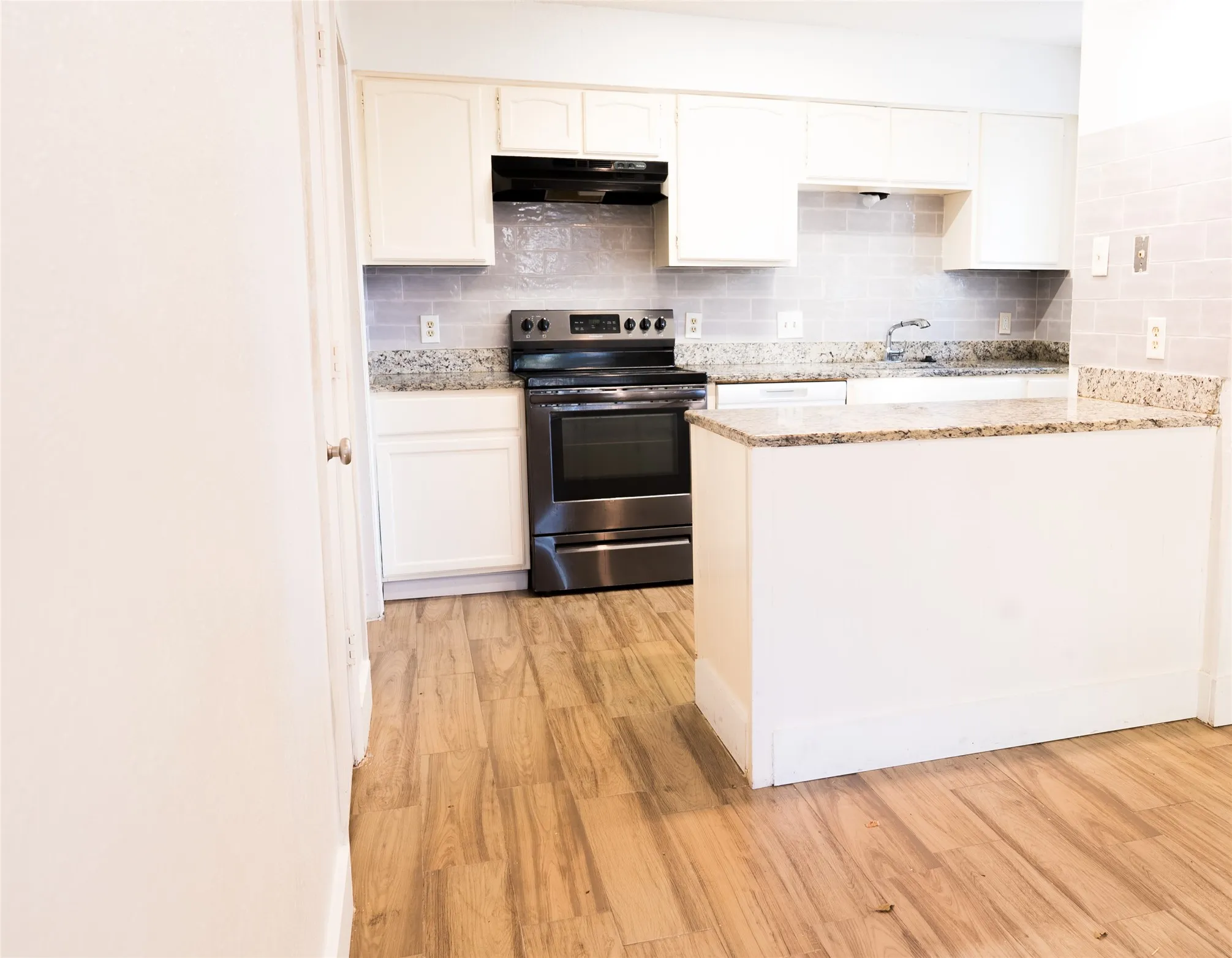 Duplex For Rent in Tarrant County , 2904 S Fielder Road, Arlington, Texas 76015, 3 Bedroom, 2 Bathroom, Garage spaces, 2,994 Sqft, built in 1978, mls#21388134, Real Estate Agent in Arlington, Homes For Rent in Tarrant county, Homes For Rent in Arlington, Realtor in Arlington Texas, Real Estate Brokerage Independent Realty Texas, Luminita Cordes Realtor