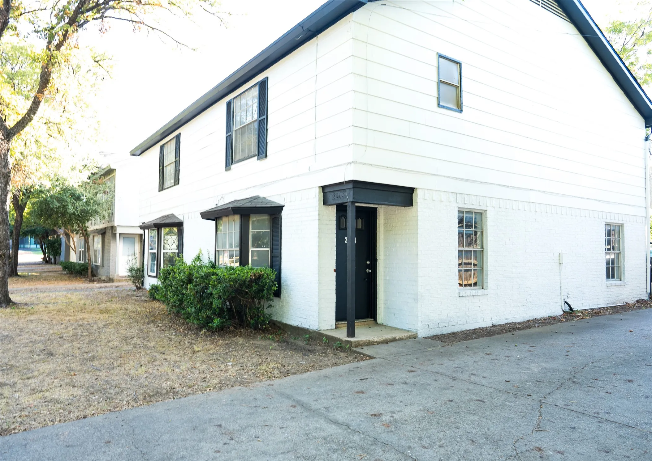 Duplex For Rent in Tarrant County , 2904 S Fielder Road, Arlington, Texas 76015, 3 Bedroom, 2 Bathroom, Garage spaces, 2,994 Sqft, built in 1978, mls#21388134, Real Estate Agent in Arlington, Homes For Rent in Tarrant county, Homes For Rent in Arlington, Realtor in Arlington Texas, Real Estate Brokerage Independent Realty Texas, Luminita Cordes Realtor
