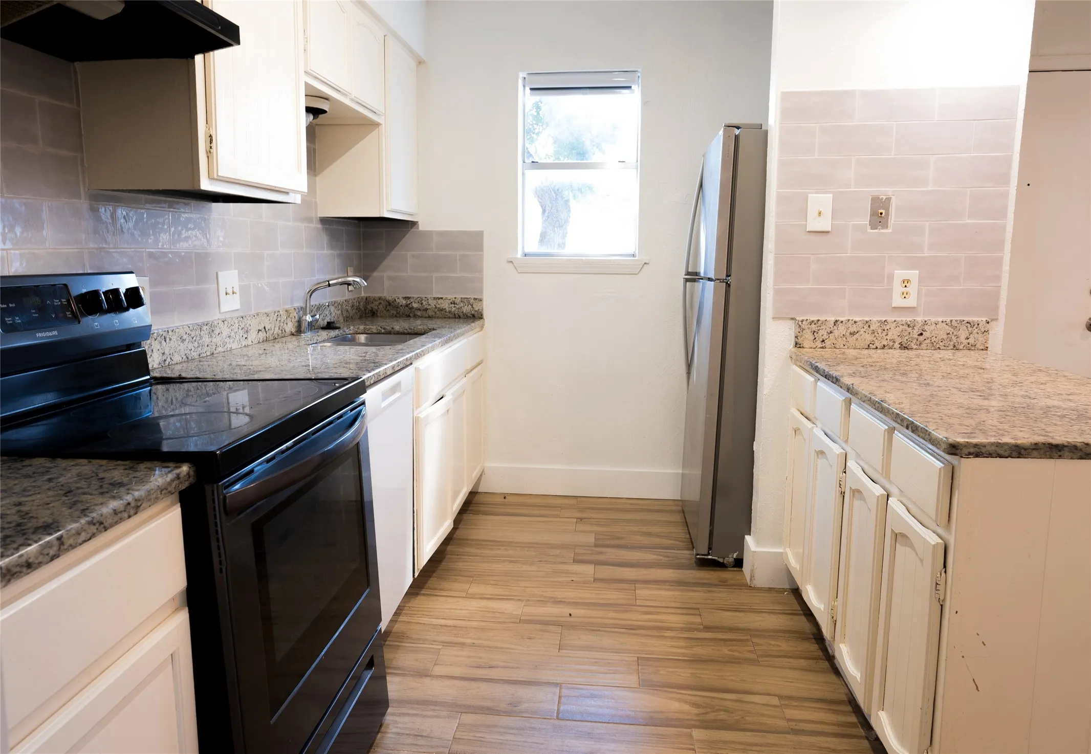 Duplex For Rent in Tarrant County , 2904 S Fielder Road, Arlington, Texas 76015, 3 Bedroom, 2 Bathroom, Garage spaces, 2,994 Sqft, built in 1978, mls#21388134, Real Estate Agent in Arlington, Homes For Rent in Tarrant county, Homes For Rent in Arlington, Realtor in Arlington Texas, Real Estate Brokerage Independent Realty Texas, Luminita Cordes Realtor