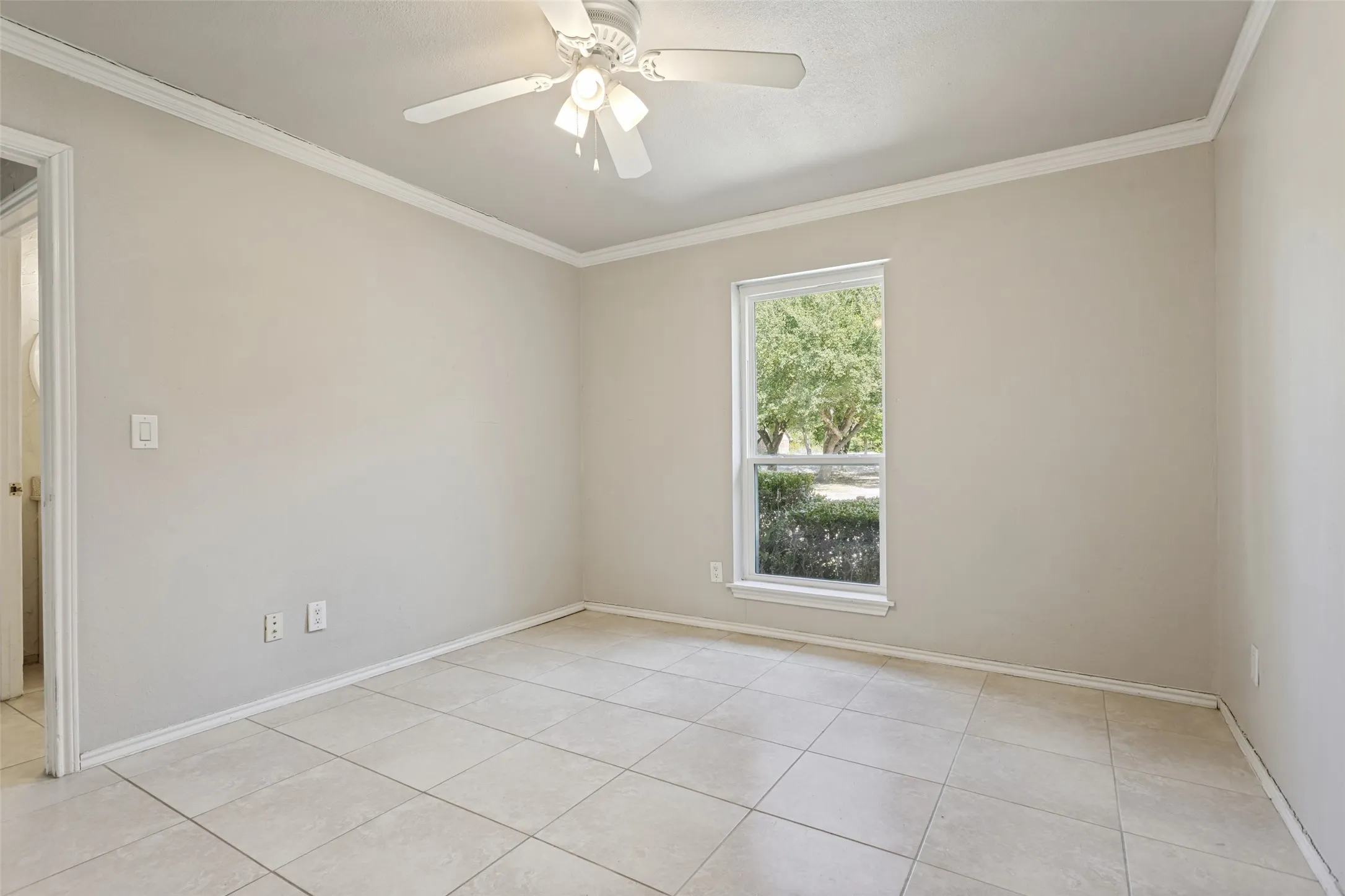 Single Family Residence For Sale in Collin County , 6804 Poco Drive, Parker, Texas 75002, 4 Bedroom, 3 Bathroom, Garage spaces, 2,388 Sqft, built in 1980, mls#21388102, Real Estate Agent in Parker, Homes For Sale in Collin county, Homes For Sale in Parker, Realtor in Parker Texas, Real Estate Brokerage Independent Realty Texas, Luminita Cordes Realtor