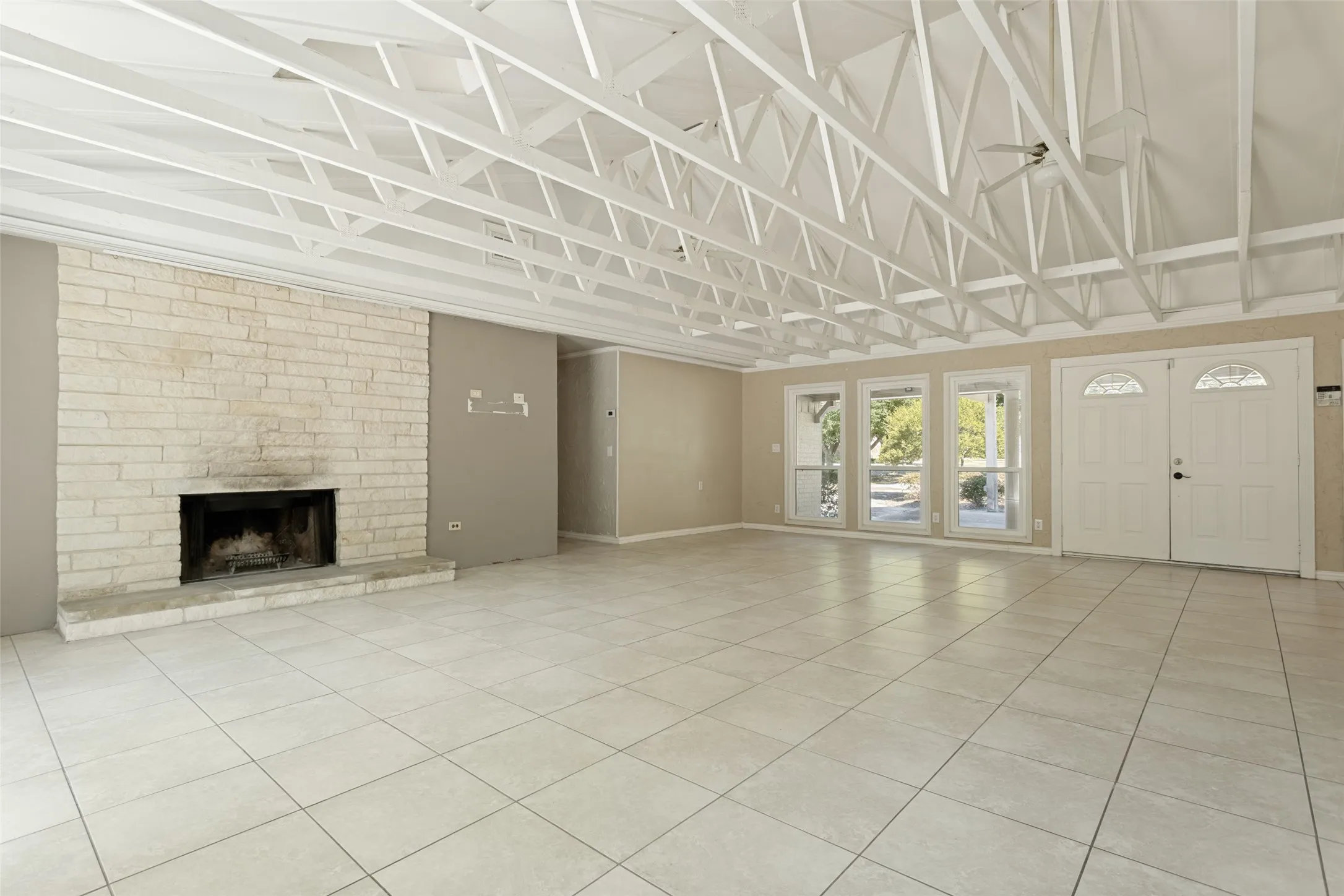 Single Family Residence For Sale in Collin County , 6804 Poco Drive, Parker, Texas 75002, 4 Bedroom, 3 Bathroom, Garage spaces, 2,388 Sqft, built in 1980, mls#21388102, Real Estate Agent in Parker, Homes For Sale in Collin county, Homes For Sale in Parker, Realtor in Parker Texas, Real Estate Brokerage Independent Realty Texas, Luminita Cordes Realtor