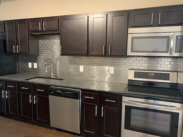 Condominium For Rent in Dallas County , 1122 Jackson Street 916, Dallas, Texas 75202, 1 Bedroom, 1 Bathroom, 1 Garage spaces, 1,066 Sqft, built in 1925, mls#21388139, Real Estate Agent in Dallas, Homes For Rent in Dallas county, Homes For Rent in Dallas, Realtor in Dallas Texas, Real Estate Brokerage Independent Realty Texas, Luminita Cordes Realtor