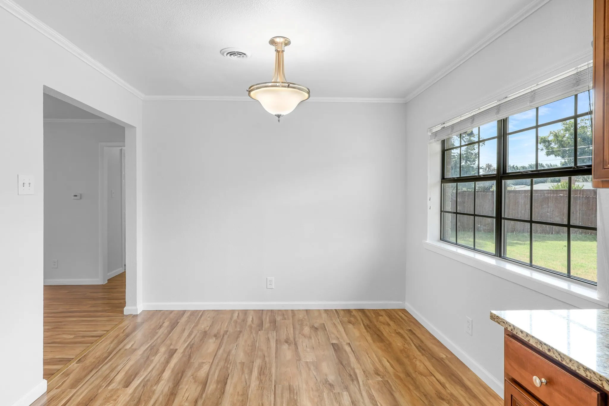 Single Family Residence For Rent in Dallas County , 3052 Cameo Lane, Farmers Branch, Texas 75234, 3 Bedroom, 2 Bathroom, 2 Garage spaces, 1,192 Sqft, built in 1958, mls#21385889, Real Estate Agent in Farmers Branch, Homes For Rent in Dallas county, Homes For Rent in Farmers Branch, Realtor in Farmers Branch Texas, Real Estate Brokerage Independent Realty Texas, Luminita Cordes Realtor