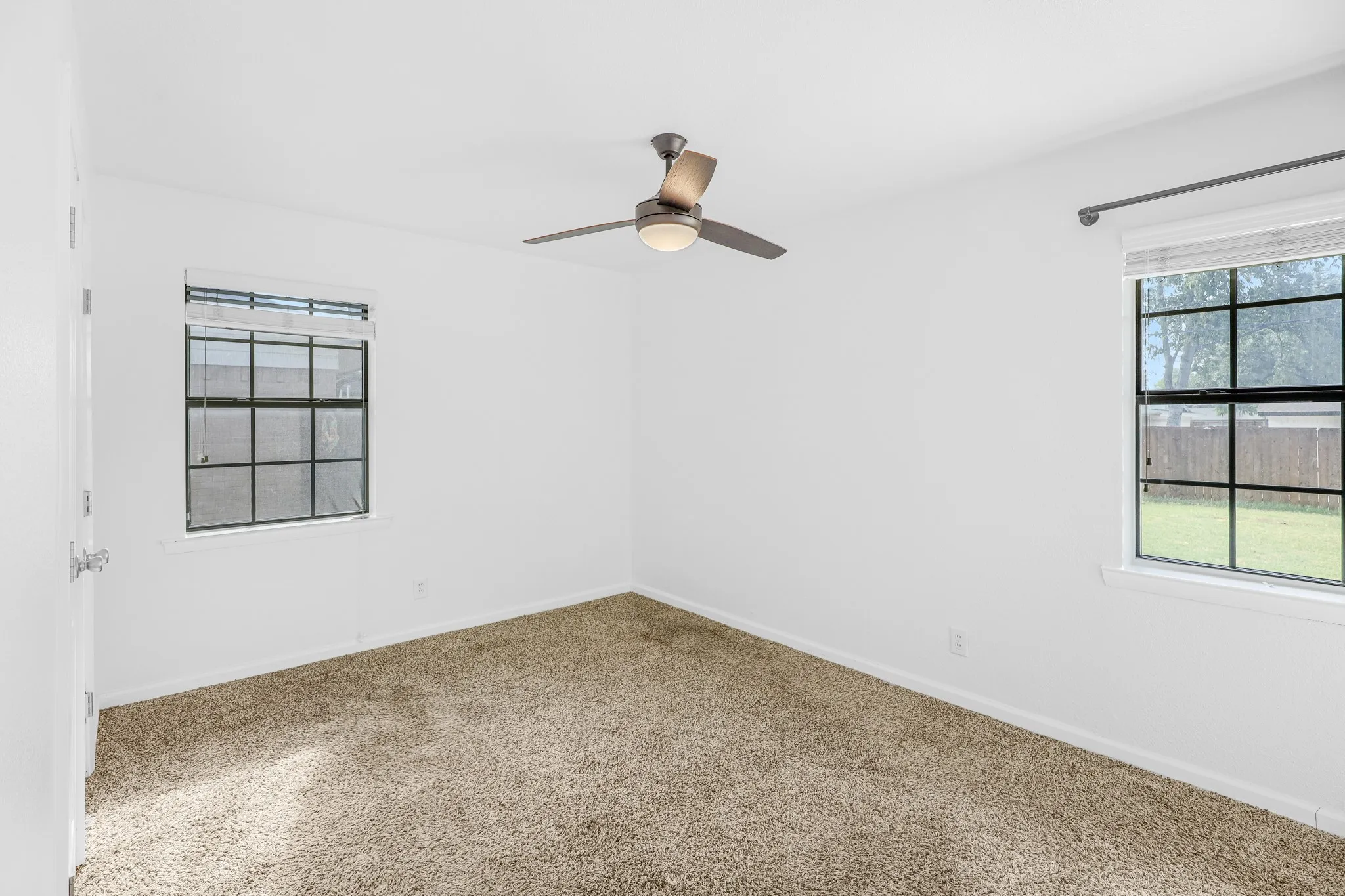 Single Family Residence For Rent in Dallas County , 3052 Cameo Lane, Farmers Branch, Texas 75234, 3 Bedroom, 2 Bathroom, 2 Garage spaces, 1,192 Sqft, built in 1958, mls#21385889, Real Estate Agent in Farmers Branch, Homes For Rent in Dallas county, Homes For Rent in Farmers Branch, Realtor in Farmers Branch Texas, Real Estate Brokerage Independent Realty Texas, Luminita Cordes Realtor