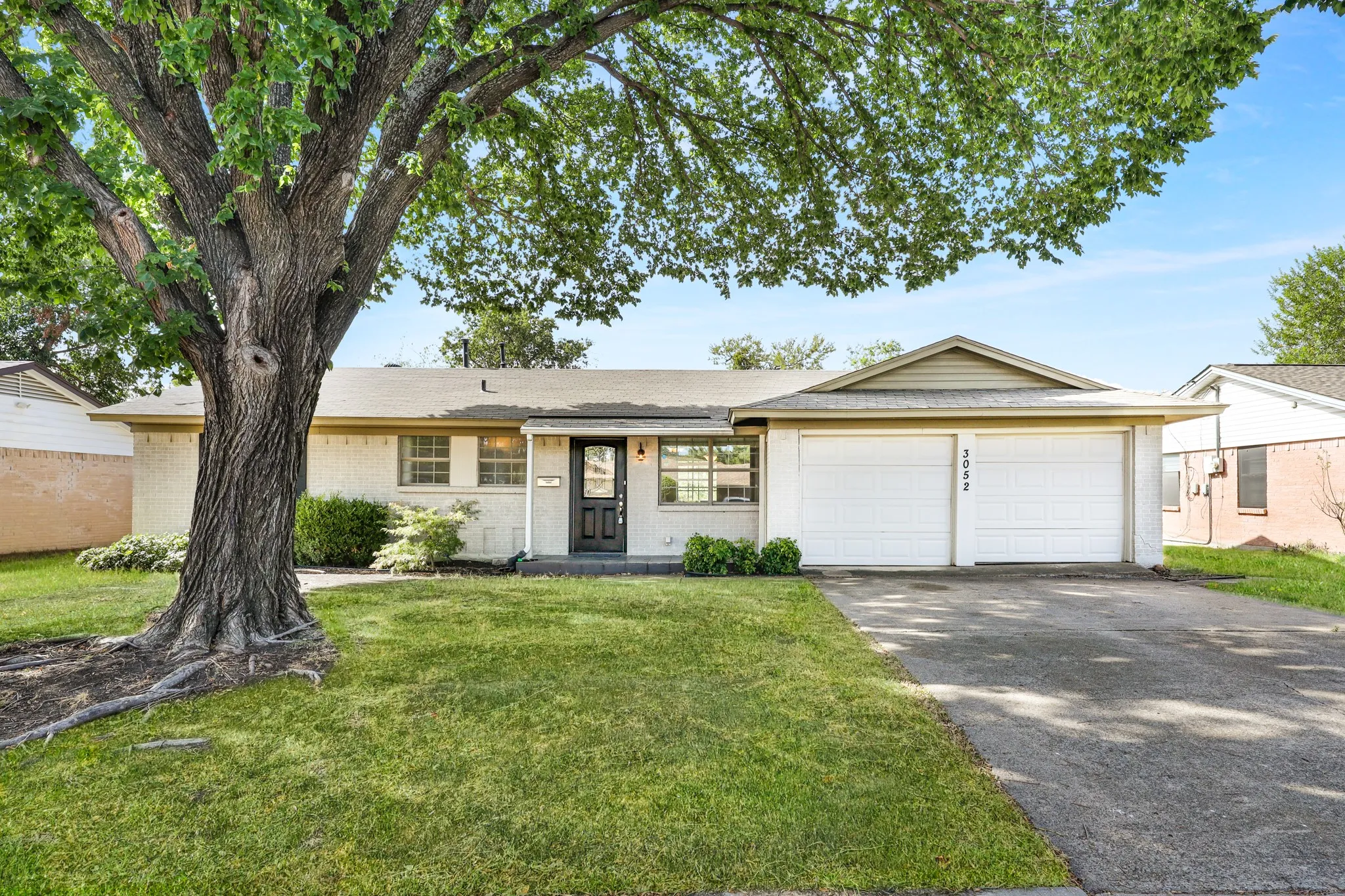 Single Family Residence For Rent in Dallas County , 3052 Cameo Lane, Farmers Branch, Texas 75234, 3 Bedroom, 2 Bathroom, 2 Garage spaces, 1,192 Sqft, built in 1958, mls#21385889, Real Estate Agent in Farmers Branch, Homes For Rent in Dallas county, Homes For Rent in Farmers Branch, Realtor in Farmers Branch Texas, Real Estate Brokerage Independent Realty Texas, Luminita Cordes Realtor