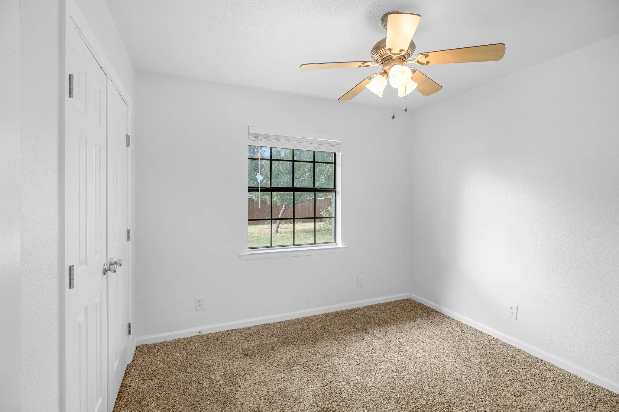 Single Family Residence For Rent in Dallas County , 3052 Cameo Lane, Farmers Branch, Texas 75234, 3 Bedroom, 2 Bathroom, 2 Garage spaces, 1,192 Sqft, built in 1958, mls#21385889, Real Estate Agent in Farmers Branch, Homes For Rent in Dallas county, Homes For Rent in Farmers Branch, Realtor in Farmers Branch Texas, Real Estate Brokerage Independent Realty Texas, Luminita Cordes Realtor