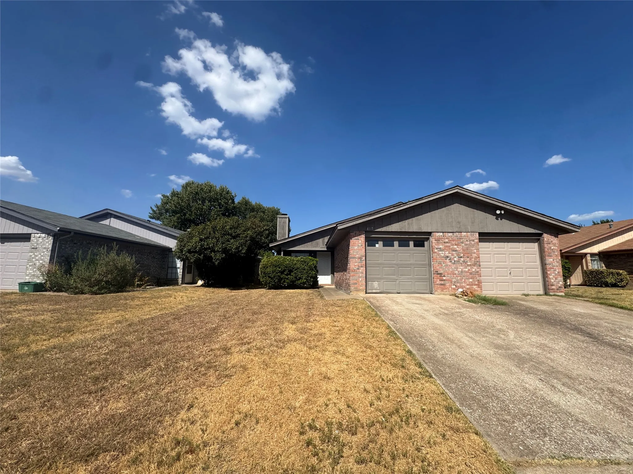Duplex For Rent in Tarrant County , 4117 Fossil Ridge Drive, Haltom City, Texas 76137, 2 Bedroom, 2 Bathroom, 1 Garage spaces, 958 Sqft, built in 1985, mls#21388143, Real Estate Agent in Haltom City, Homes For Rent in Tarrant county, Homes For Rent in Haltom City, Realtor in Haltom City Texas, Real Estate Brokerage Independent Realty Texas, Luminita Cordes Realtor