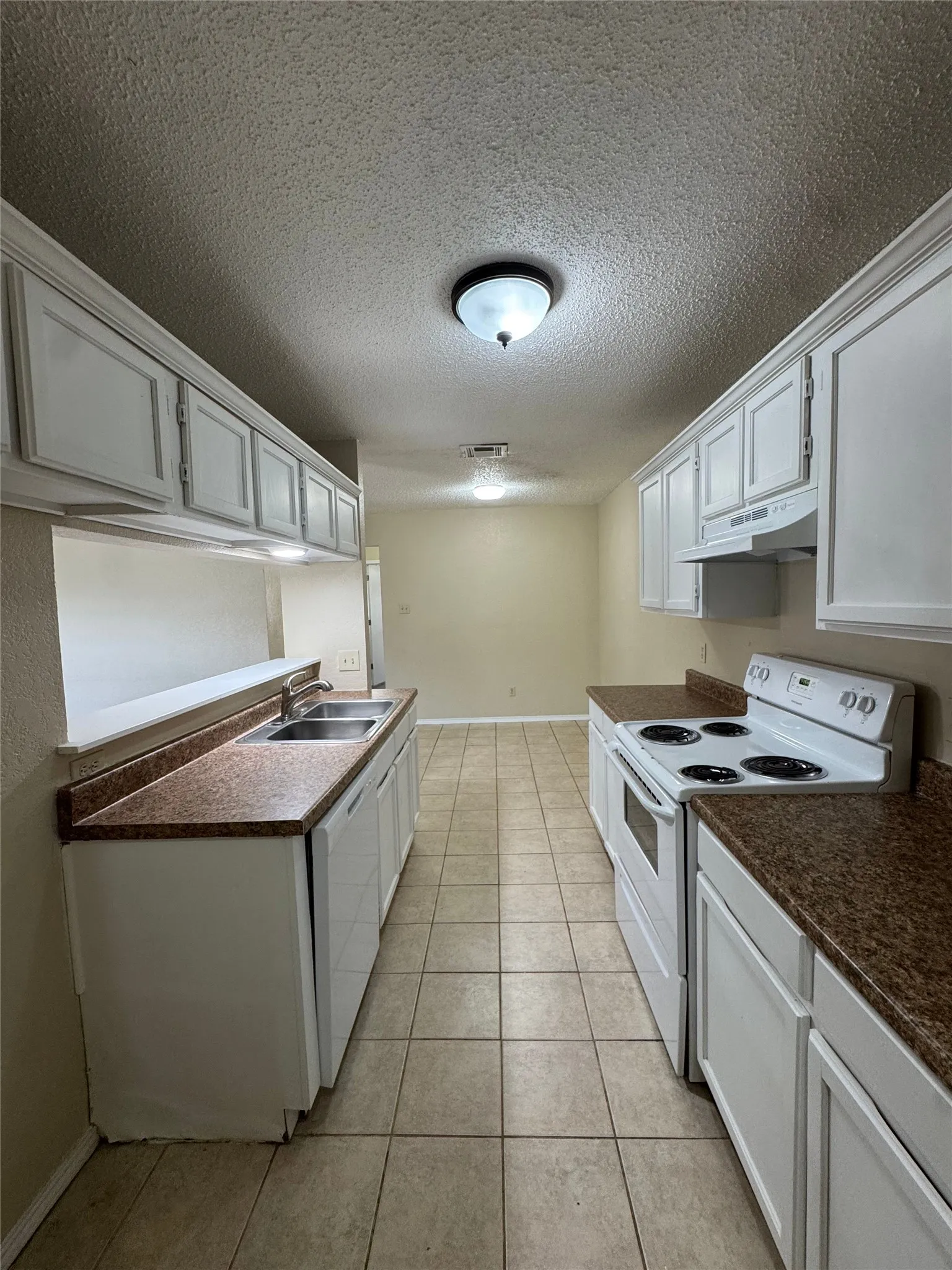 Duplex For Rent in Tarrant County , 4117 Fossil Ridge Drive, Haltom City, Texas 76137, 2 Bedroom, 2 Bathroom, 1 Garage spaces, 958 Sqft, built in 1985, mls#21388143, Real Estate Agent in Haltom City, Homes For Rent in Tarrant county, Homes For Rent in Haltom City, Realtor in Haltom City Texas, Real Estate Brokerage Independent Realty Texas, Luminita Cordes Realtor