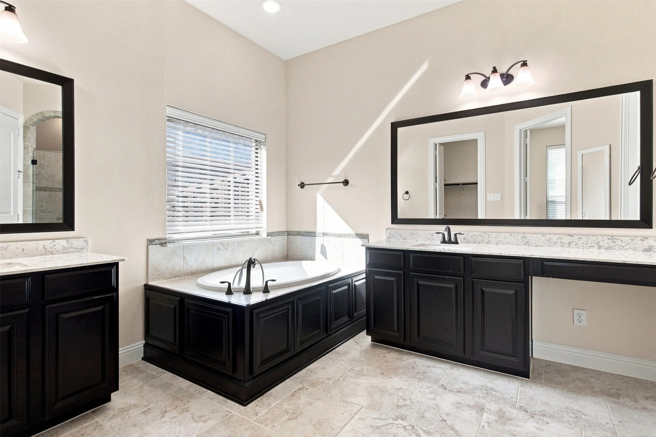 Single Family Residence For Sale in Collin County , 118 Lavender Lane, Wylie, Texas 75098, 4 Bedroom, 3 Bathroom, 2 Garage spaces, 2,811 Sqft, built in 2017, mls#21368860, Real Estate Agent in Wylie, Homes For Sale in Collin county, Homes For Sale in Wylie, Realtor in Wylie Texas, Real Estate Brokerage Independent Realty Texas, Luminita Cordes Realtor