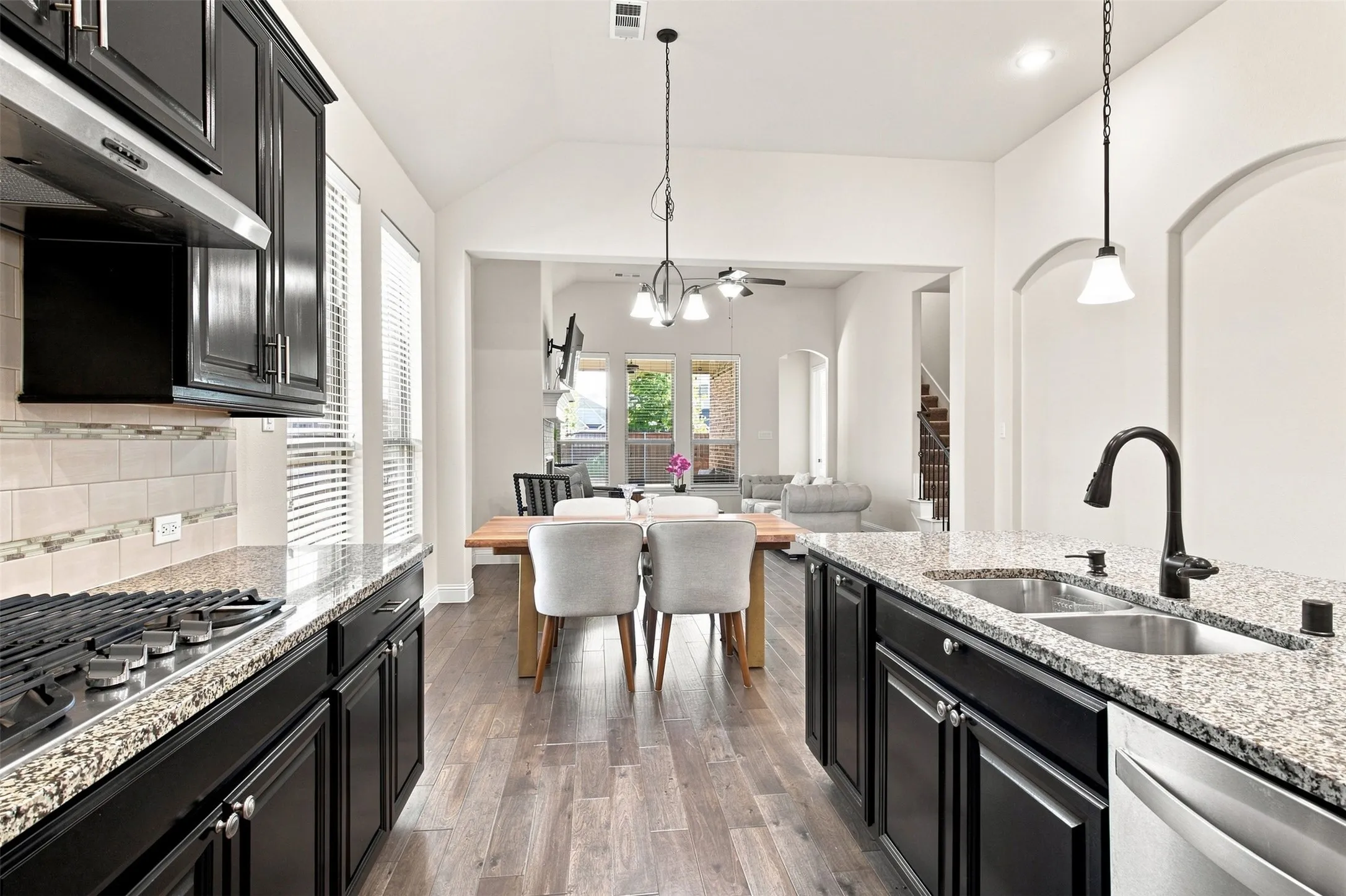 Single Family Residence For Sale in Collin County , 118 Lavender Lane, Wylie, Texas 75098, 4 Bedroom, 3 Bathroom, 2 Garage spaces, 2,811 Sqft, built in 2017, mls#21368860, Real Estate Agent in Wylie, Homes For Sale in Collin county, Homes For Sale in Wylie, Realtor in Wylie Texas, Real Estate Brokerage Independent Realty Texas, Luminita Cordes Realtor