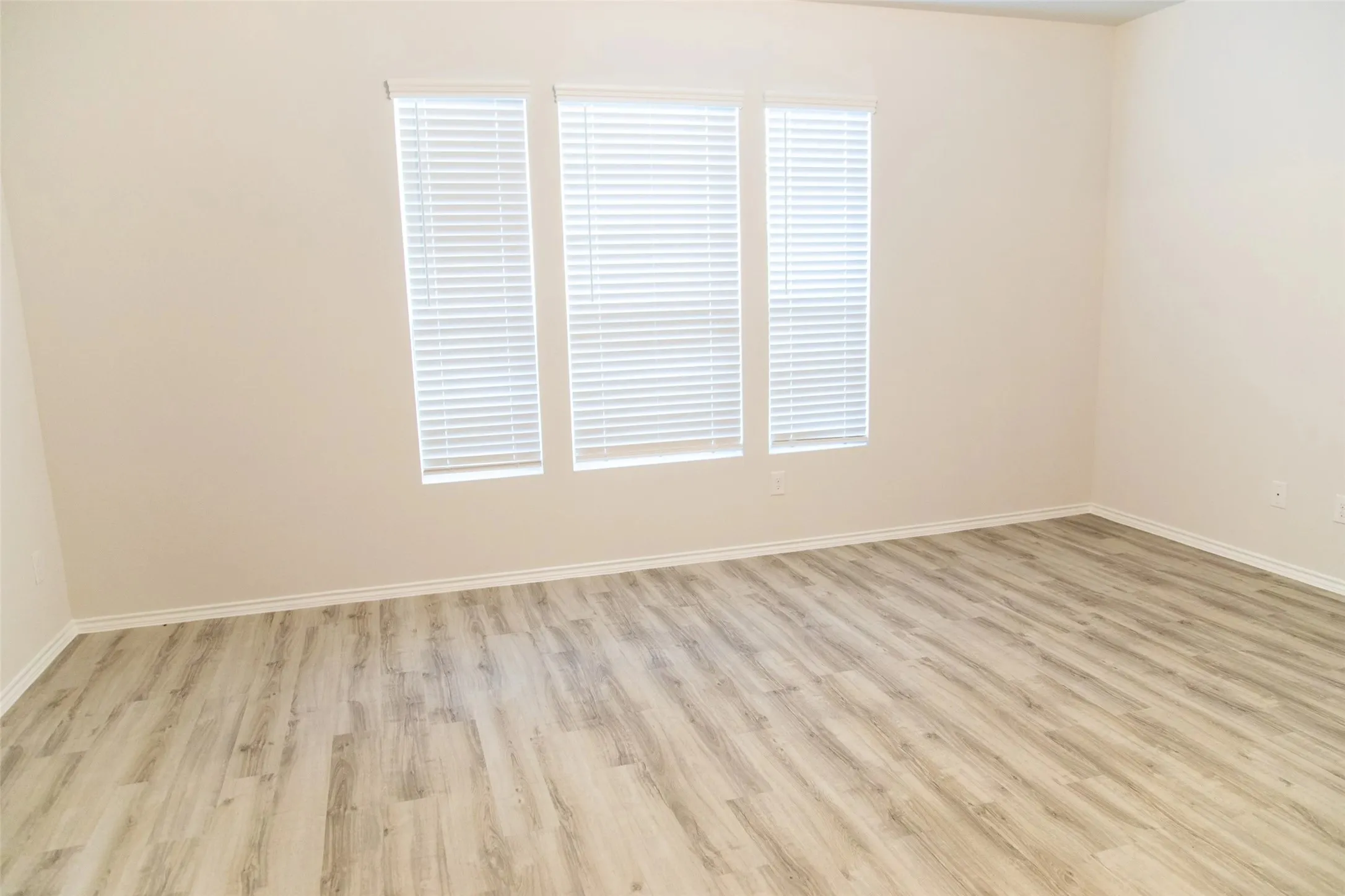 Single Family Residence For Rent in Dallas County , 1918 Jasmine Drive, Lancaster, Texas 75146, 4 Bedroom, 3 Bathroom, 2 Garage spaces, 1,731 Sqft, built in 2016, mls#21388147, Real Estate Agent in Lancaster, Homes For Rent in Dallas county, Homes For Rent in Lancaster, Realtor in Lancaster Texas, Real Estate Brokerage Independent Realty Texas, Luminita Cordes Realtor