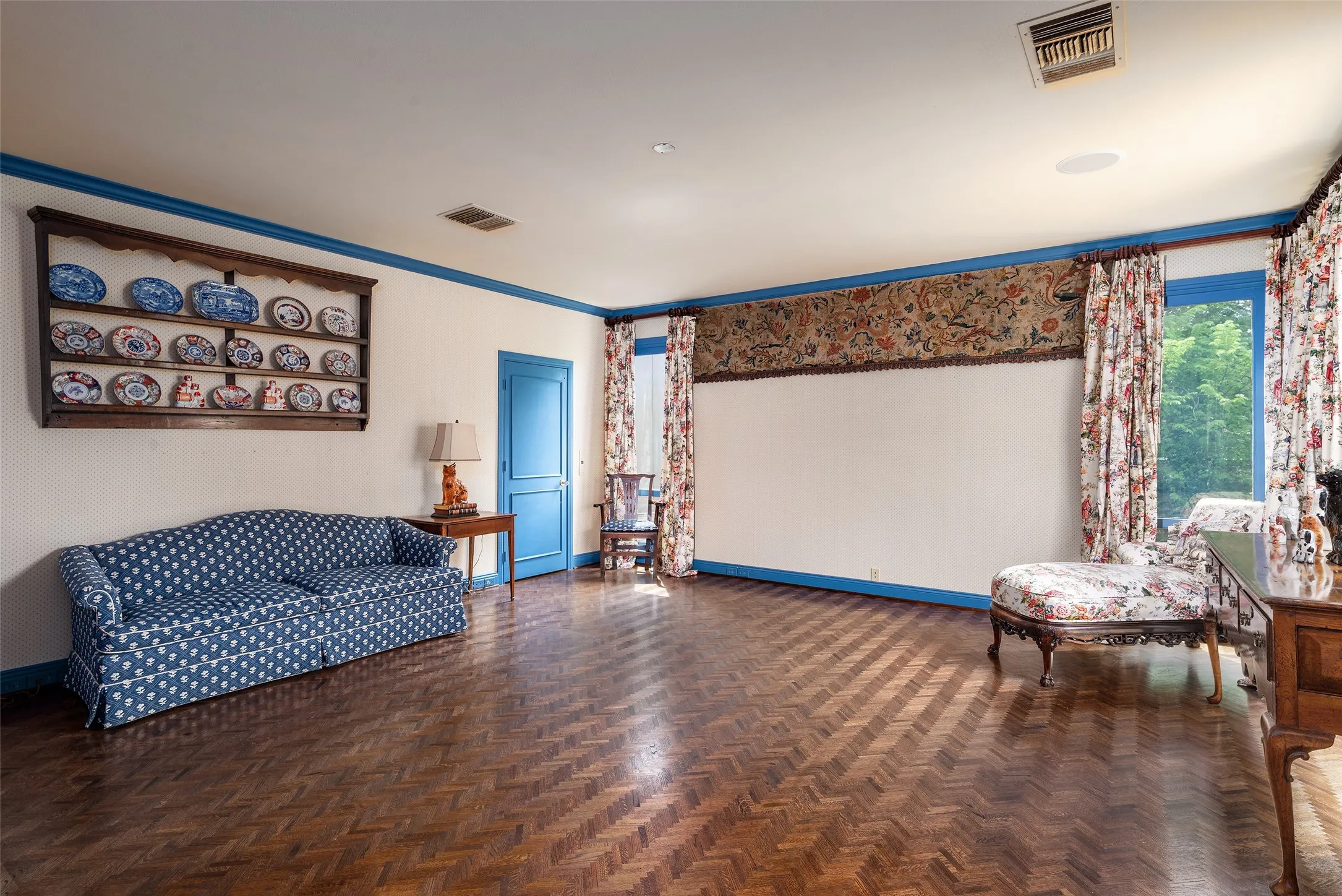 Primary bedroom with elevator