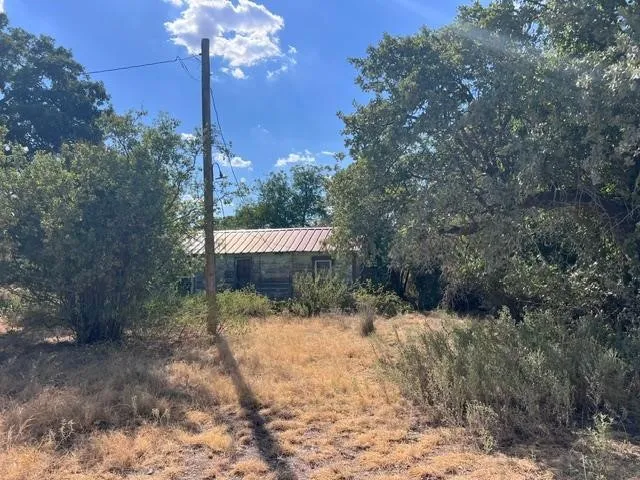 Single Family Residence For Sale in Callahan County , TBD C.R. 241, Clyde, Texas 79510, 0, 0, Garage spaces, 600 Sqft, built in 1951, mls#21387745, Real Estate Agent in Clyde, Homes For Sale in Callahan county, Homes For Sale in Clyde, Realtor in Clyde Texas, Real Estate Brokerage Independent Realty Texas, Luminita Cordes Realtor