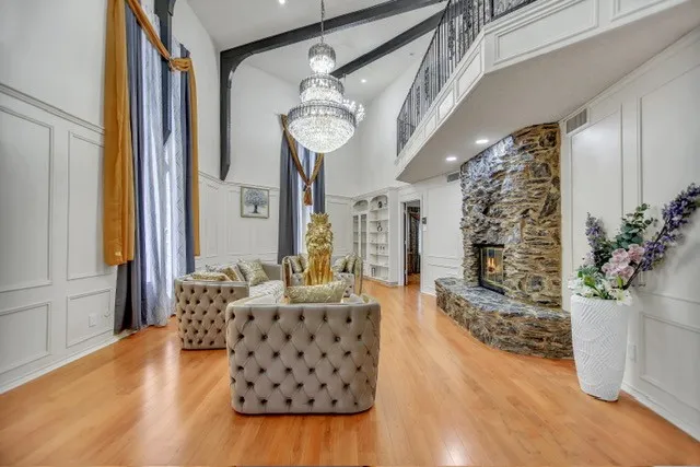 Single Family Residence For Sale in Tarrant County , 504 Cholla Court, Fort Worth, Texas 76112, 4 Bedroom, 4 Bathroom, 2 Garage spaces, 3,439 Sqft, built in 1973, mls#21386178, Real Estate Agent in Fort Worth, Homes For Sale in Tarrant county, Homes For Sale in Fort Worth, Realtor in Fort Worth Texas, Real Estate Brokerage Independent Realty Texas, Luminita Cordes Realtor