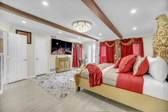 Single Family Residence For Sale in Tarrant County , 504 Cholla Court, Fort Worth, Texas 76112, 4 Bedroom, 4 Bathroom, 2 Garage spaces, 3,439 Sqft, built in 1973, mls#21386178, Real Estate Agent in Fort Worth, Homes For Sale in Tarrant county, Homes For Sale in Fort Worth, Realtor in Fort Worth Texas, Real Estate Brokerage Independent Realty Texas, Luminita Cordes Realtor