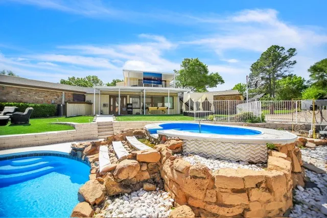 Single Family Residence For Sale in Tarrant County , 504 Cholla Court, Fort Worth, Texas 76112, 4 Bedroom, 4 Bathroom, 2 Garage spaces, 3,439 Sqft, built in 1973, mls#21386178, Real Estate Agent in Fort Worth, Homes For Sale in Tarrant county, Homes For Sale in Fort Worth, Realtor in Fort Worth Texas, Real Estate Brokerage Independent Realty Texas, Luminita Cordes Realtor