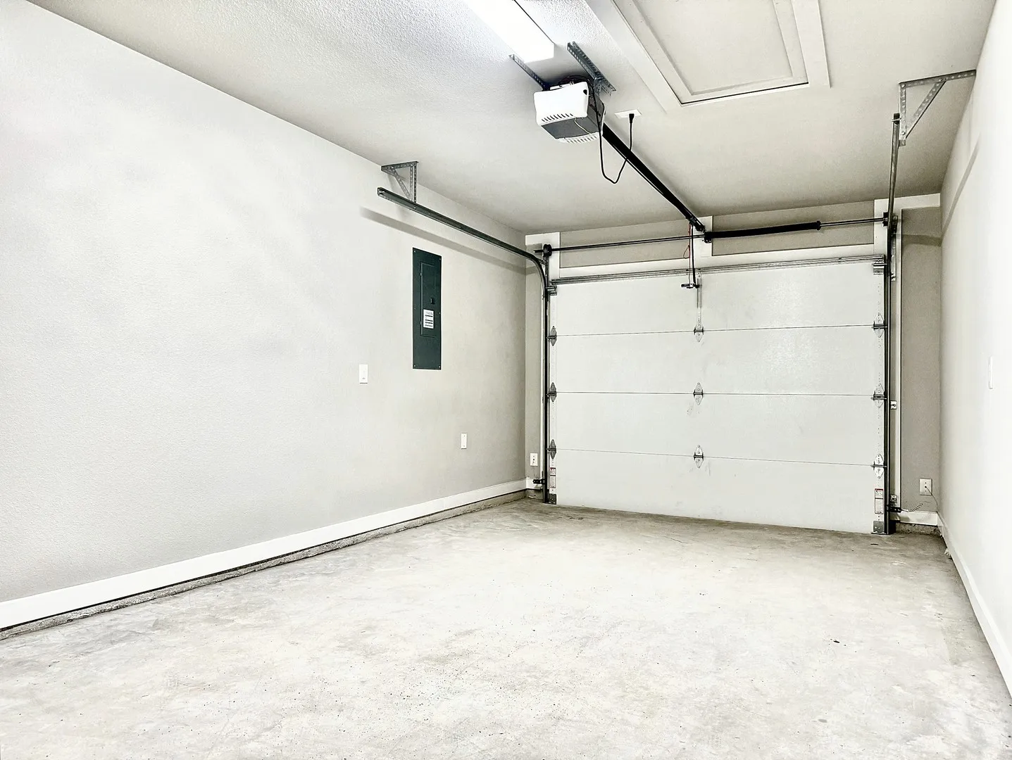 Single Family Residence For Rent in Grayson County , 2384 Miller Street, Denison, Texas 75020, 3 Bedroom, 2 Bathroom, 1 Garage spaces, 1,248 Sqft, built in 2024, mls#21388150, Real Estate Agent in Denison, Homes For Rent in Grayson county, Homes For Rent in Denison, Realtor in Denison Texas, Real Estate Brokerage Independent Realty Texas, Luminita Cordes Realtor