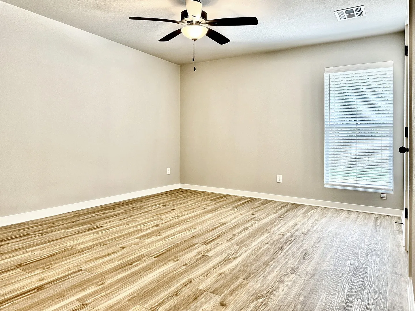 Single Family Residence For Rent in Grayson County , 2384 Miller Street, Denison, Texas 75020, 3 Bedroom, 2 Bathroom, 1 Garage spaces, 1,248 Sqft, built in 2024, mls#21388150, Real Estate Agent in Denison, Homes For Rent in Grayson county, Homes For Rent in Denison, Realtor in Denison Texas, Real Estate Brokerage Independent Realty Texas, Luminita Cordes Realtor