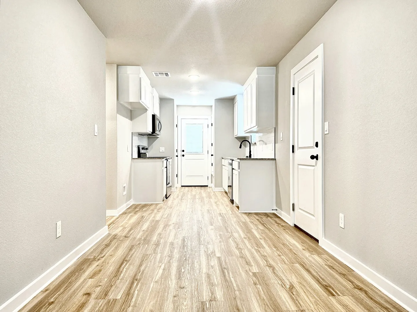 Single Family Residence For Rent in Grayson County , 2384 Miller Street, Denison, Texas 75020, 3 Bedroom, 2 Bathroom, 1 Garage spaces, 1,248 Sqft, built in 2024, mls#21388150, Real Estate Agent in Denison, Homes For Rent in Grayson county, Homes For Rent in Denison, Realtor in Denison Texas, Real Estate Brokerage Independent Realty Texas, Luminita Cordes Realtor