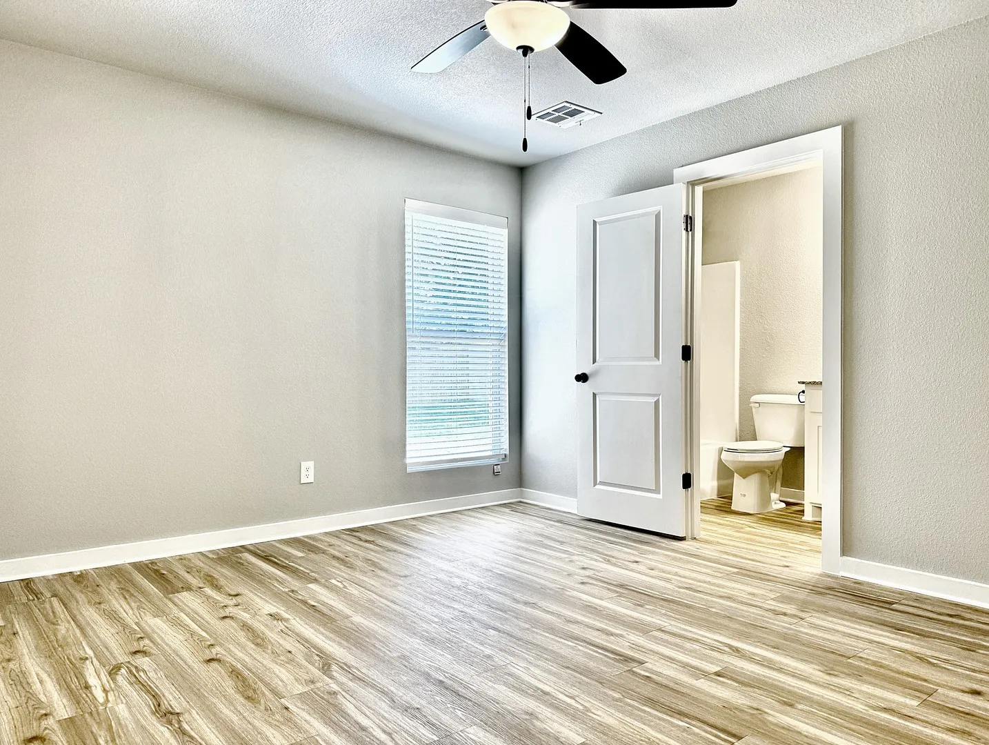 Single Family Residence For Rent in Grayson County , 2384 Miller Street, Denison, Texas 75020, 3 Bedroom, 2 Bathroom, 1 Garage spaces, 1,248 Sqft, built in 2024, mls#21388150, Real Estate Agent in Denison, Homes For Rent in Grayson county, Homes For Rent in Denison, Realtor in Denison Texas, Real Estate Brokerage Independent Realty Texas, Luminita Cordes Realtor