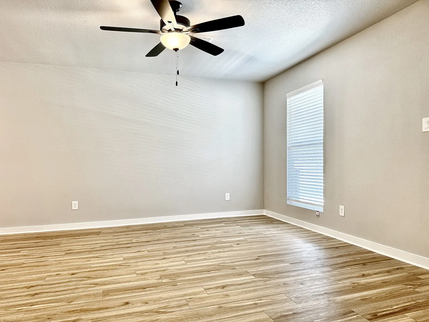 Single Family Residence For Rent in Grayson County , 2384 Miller Street, Denison, Texas 75020, 3 Bedroom, 2 Bathroom, 1 Garage spaces, 1,248 Sqft, built in 2024, mls#21388150, Real Estate Agent in Denison, Homes For Rent in Grayson county, Homes For Rent in Denison, Realtor in Denison Texas, Real Estate Brokerage Independent Realty Texas, Luminita Cordes Realtor