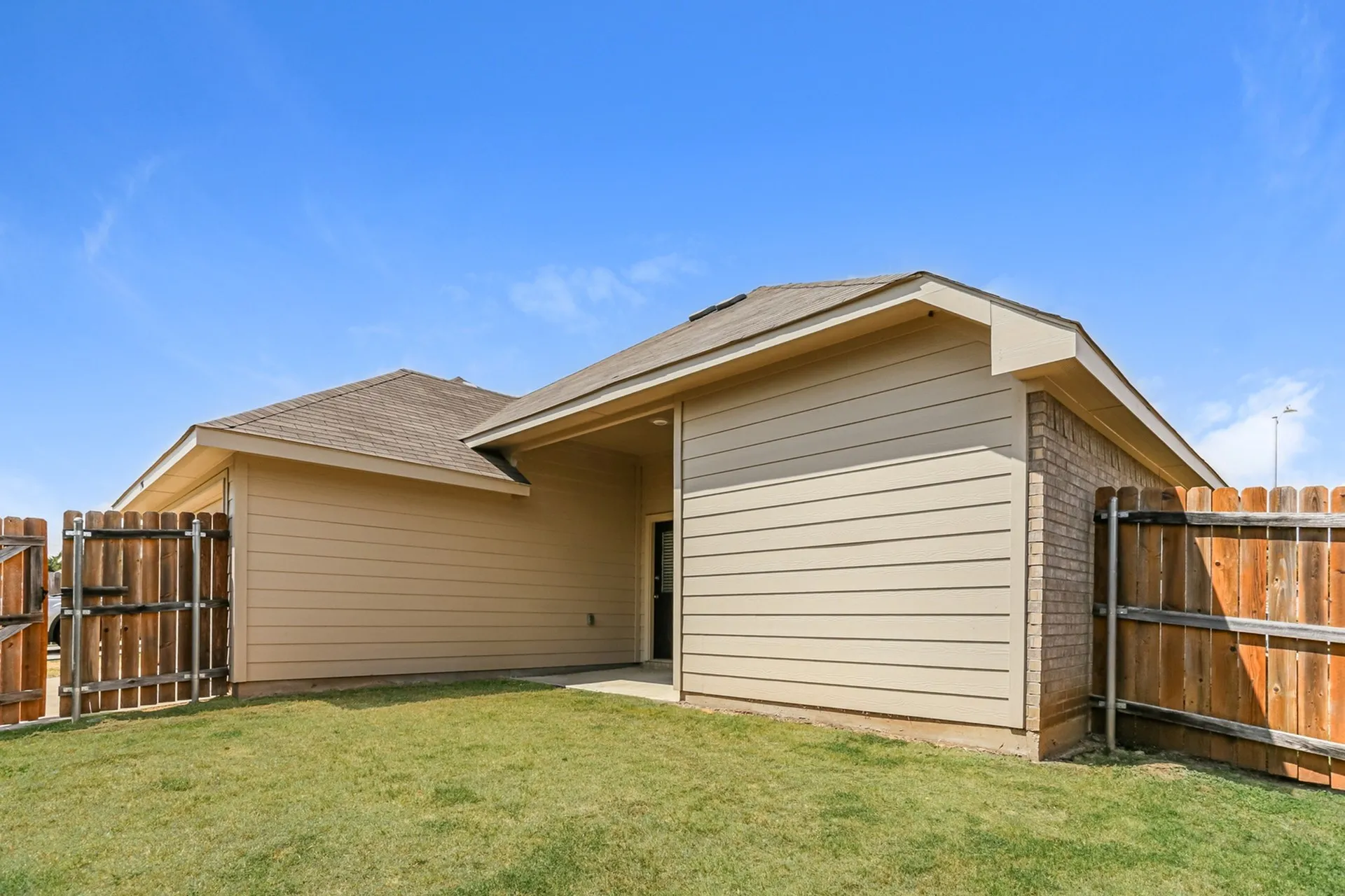 Single Family Residence For Rent in Dallas County , 1906 Jasmine Drive, Lancaster, Texas 75146, 3 Bedroom, 2 Bathroom, 2 Garage spaces, 1,693 Sqft, built in 2016, mls#21388167, Real Estate Agent in Lancaster, Homes For Rent in Dallas county, Homes For Rent in Lancaster, Realtor in Lancaster Texas, Real Estate Brokerage Independent Realty Texas, Luminita Cordes Realtor