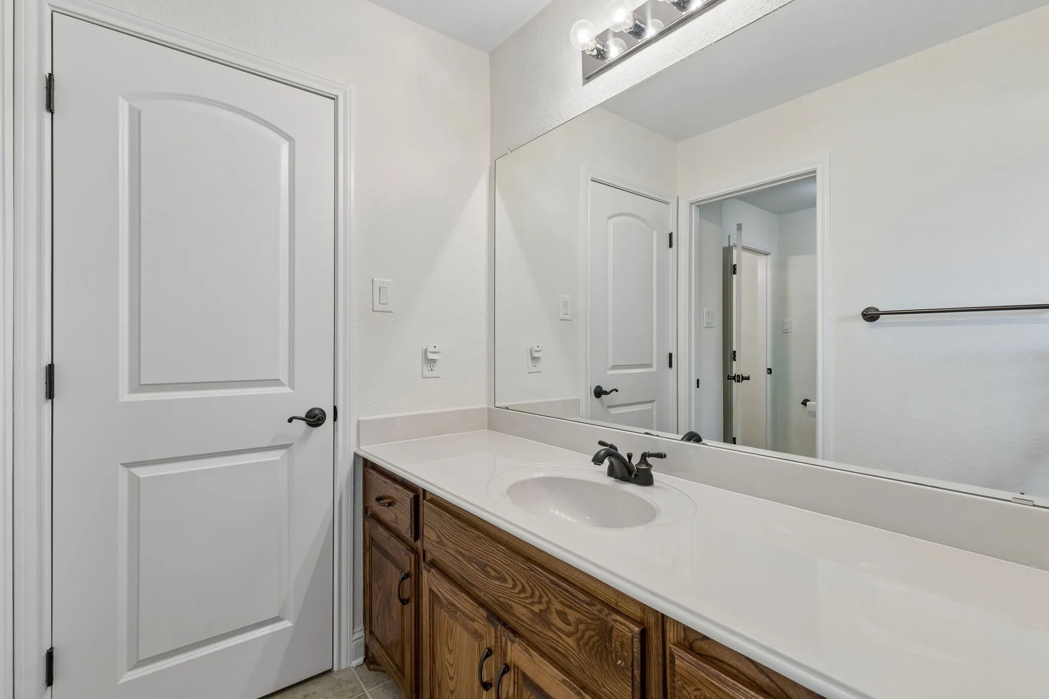 Single Family Residence For Sale in Tarrant County , 305 Corral Court, Southlake, Texas 76092, 5 Bedroom, 5 Bathroom, 4 Garage spaces, 6,033 Sqft, built in 2008, mls#21382308, Real Estate Agent in Southlake, Homes For Sale in Tarrant county, Homes For Sale in Southlake, Realtor in Southlake Texas, Real Estate Brokerage Independent Realty Texas, Luminita Cordes Realtor