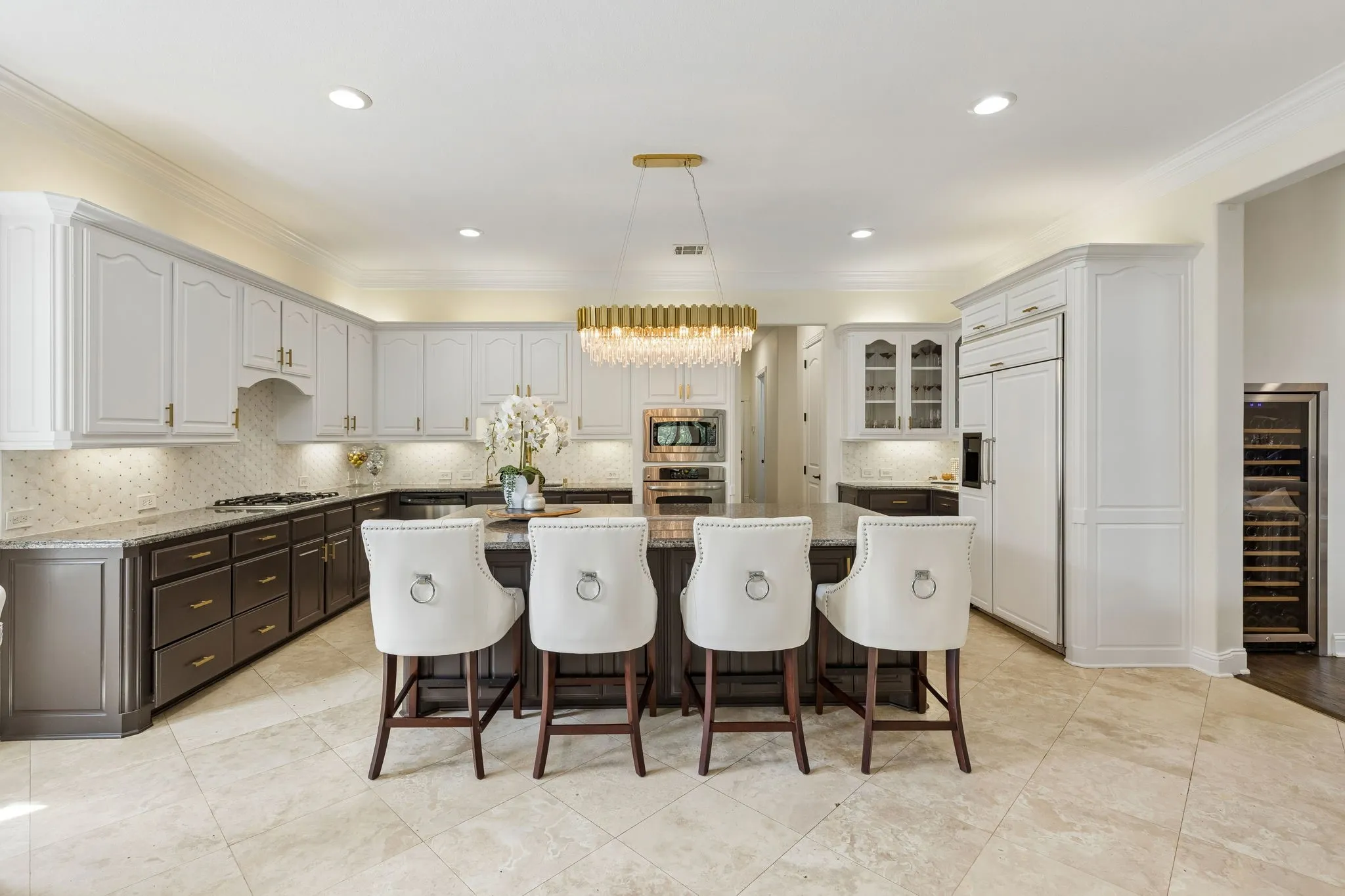 Single Family Residence For Sale in Tarrant County , 305 Corral Court, Southlake, Texas 76092, 5 Bedroom, 5 Bathroom, 4 Garage spaces, 6,033 Sqft, built in 2008, mls#21382308, Real Estate Agent in Southlake, Homes For Sale in Tarrant county, Homes For Sale in Southlake, Realtor in Southlake Texas, Real Estate Brokerage Independent Realty Texas, Luminita Cordes Realtor