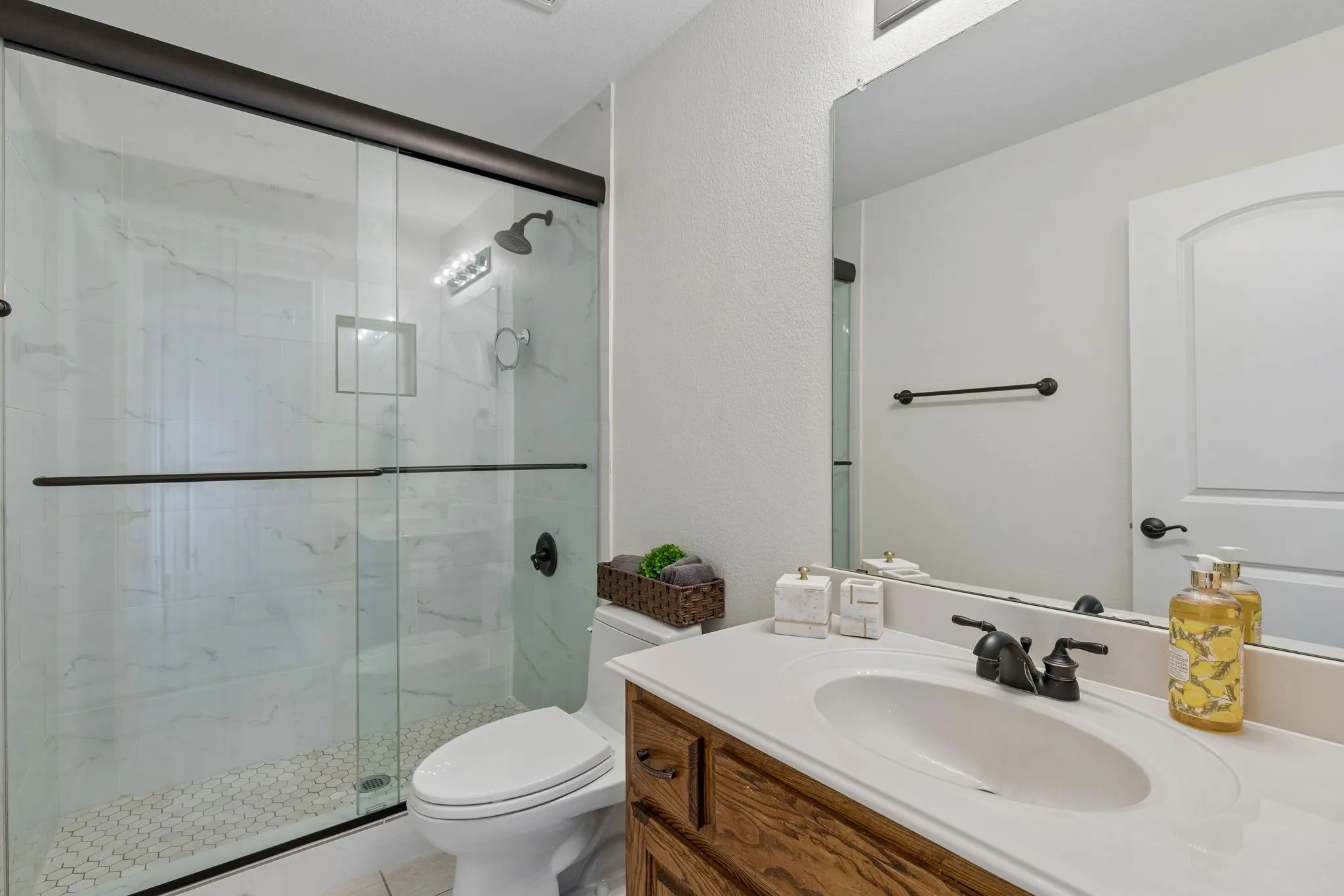Single Family Residence For Sale in Tarrant County , 305 Corral Court, Southlake, Texas 76092, 5 Bedroom, 5 Bathroom, 4 Garage spaces, 6,033 Sqft, built in 2008, mls#21382308, Real Estate Agent in Southlake, Homes For Sale in Tarrant county, Homes For Sale in Southlake, Realtor in Southlake Texas, Real Estate Brokerage Independent Realty Texas, Luminita Cordes Realtor