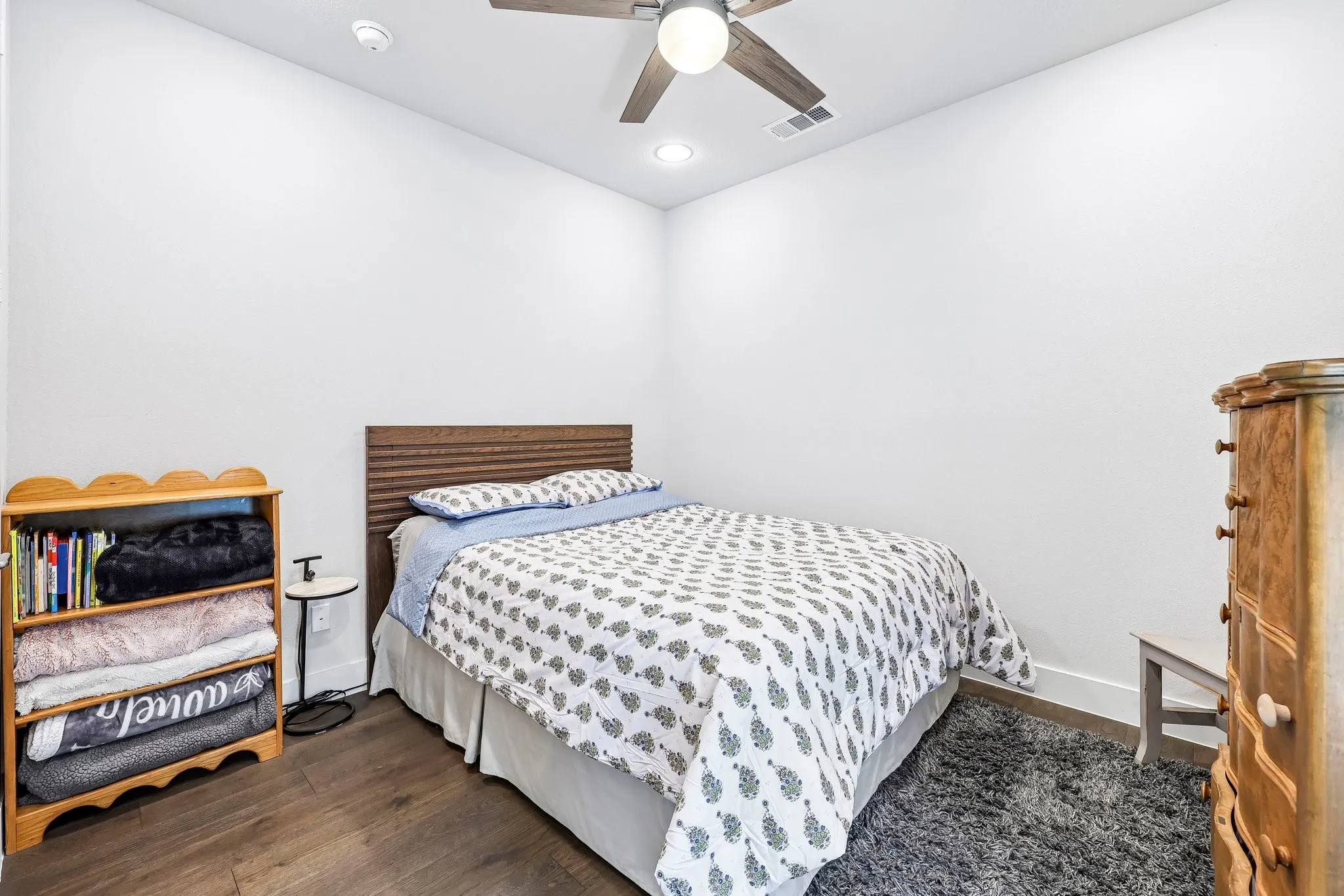 Secondary Bedroom with Large Closet and Ceiling Fan